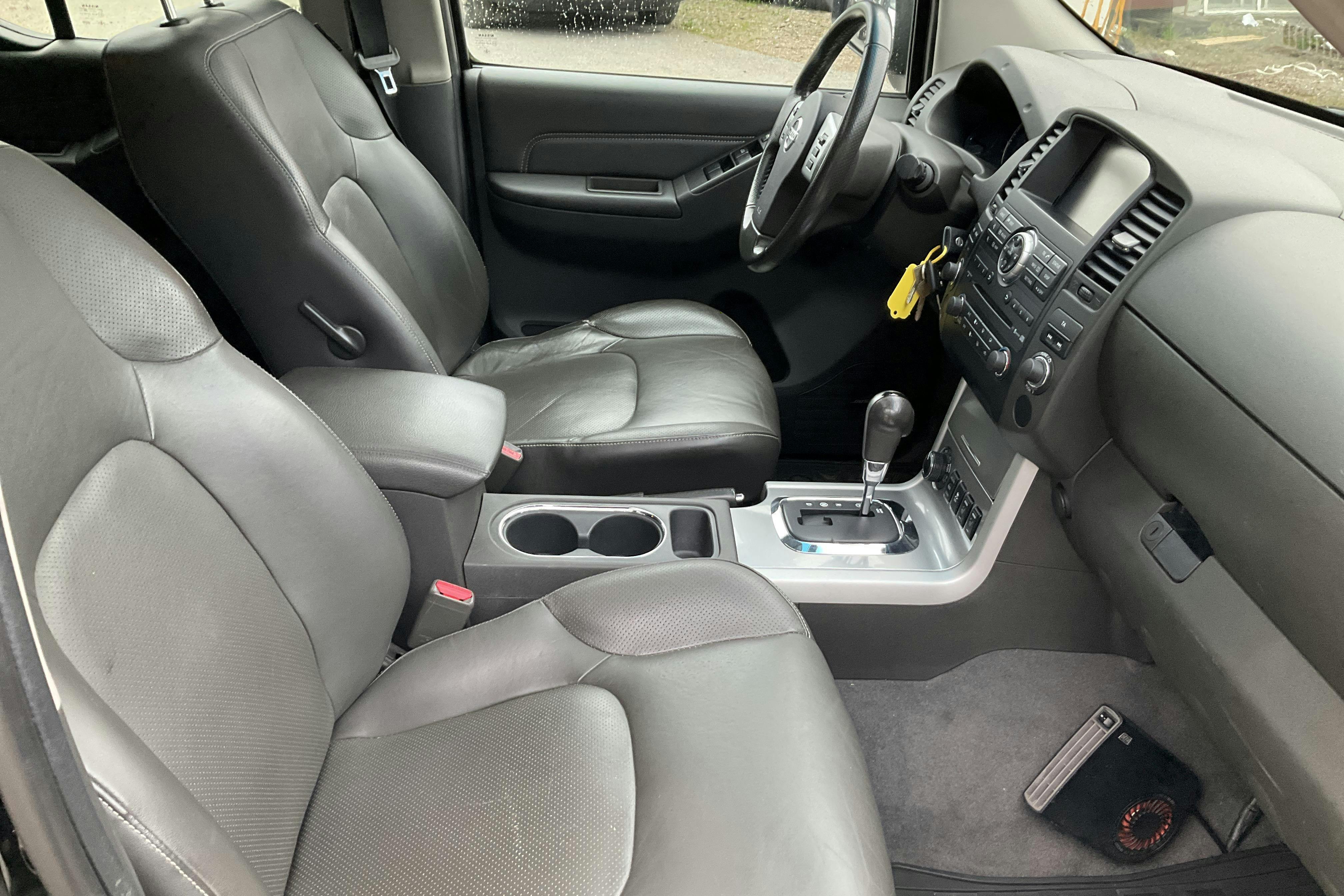 Nissan Navara 3.0 dCi V6 (231hk) - 83 600 km - Automatic - black - 2016