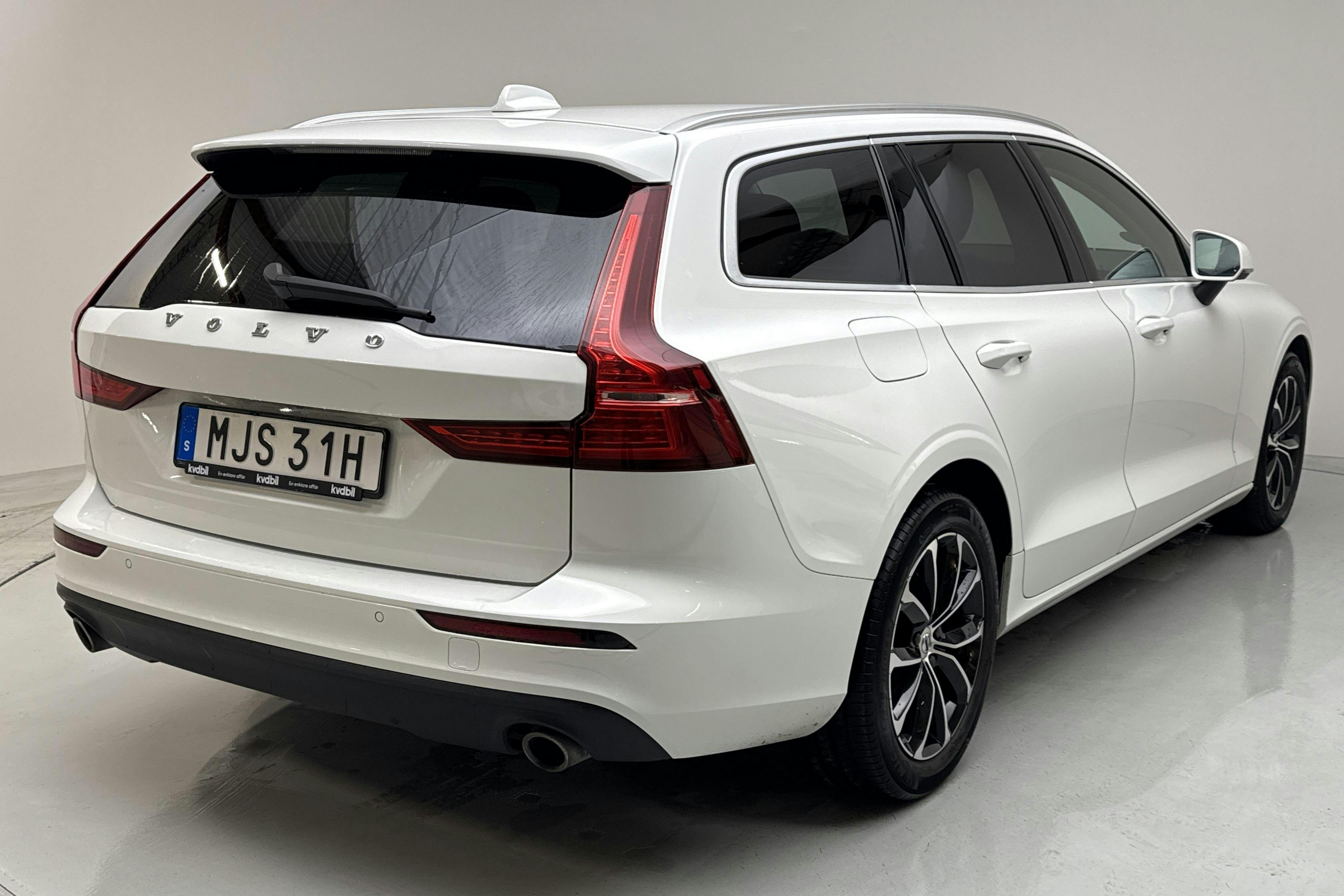 Volvo V60 D4 (190hk) - 190 080 km - Automatic - white - 2020