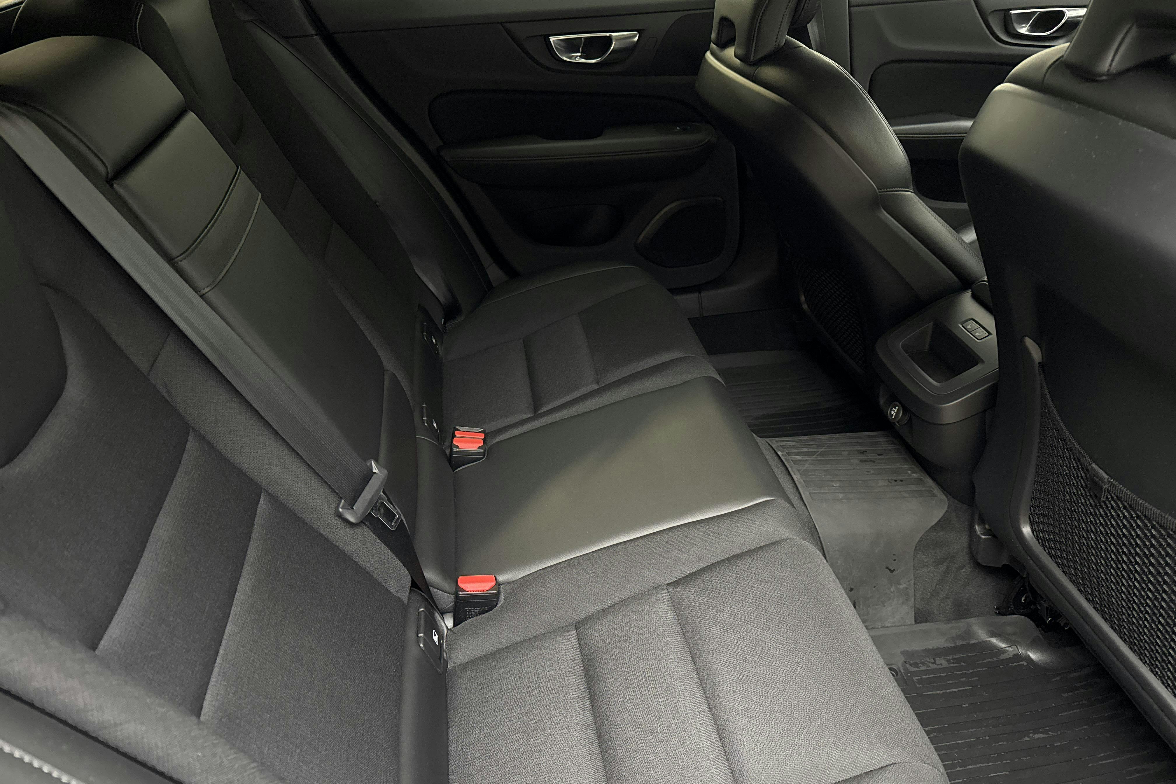 Volvo V60 D4 (190hk) - 190 080 km - Automaatne - valge - 2020