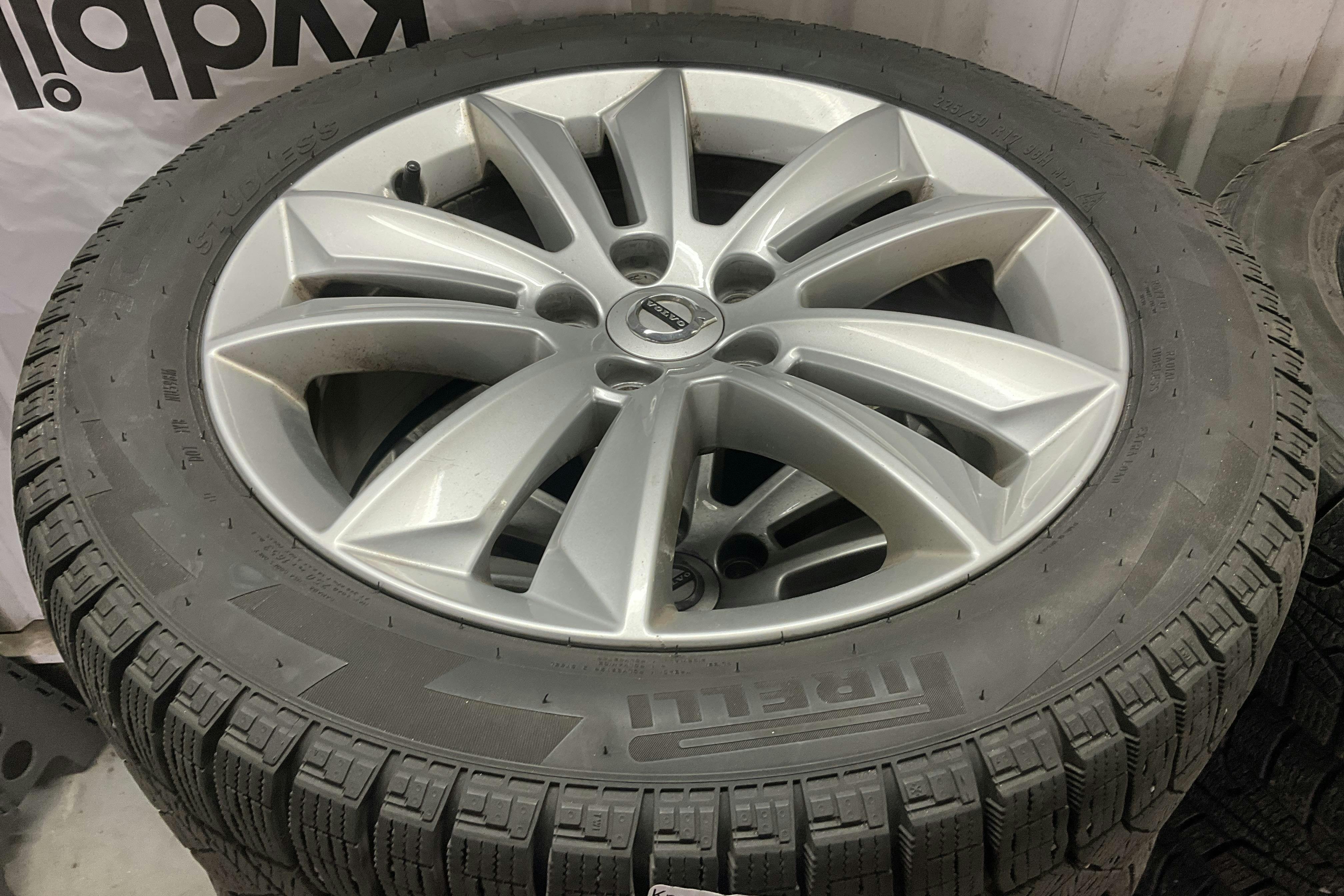 Volvo V60 D4 (190hk) - 190 080 km - Automatic - white - 2020