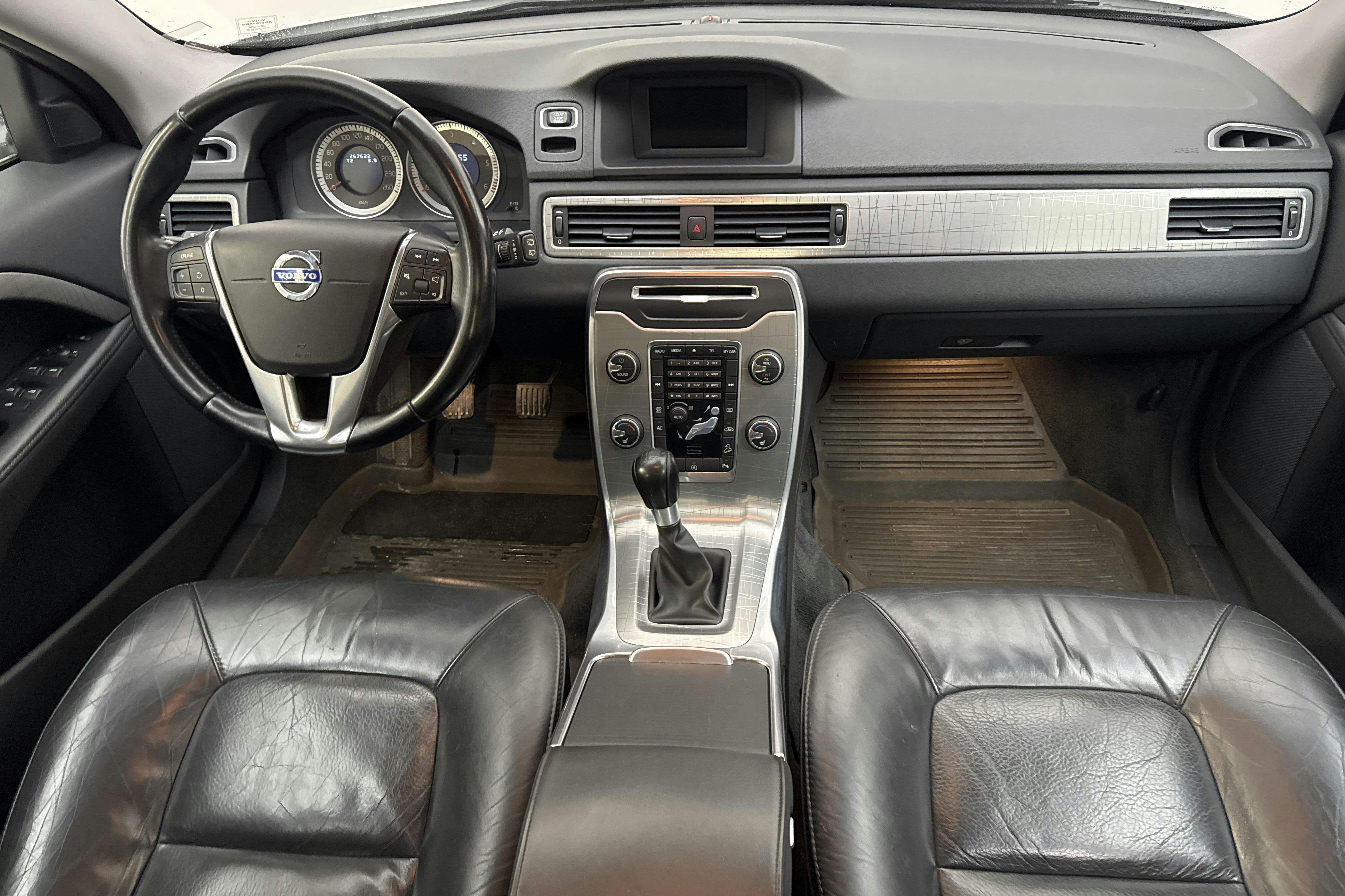 Volvo XC70 II D4 AWD (163hk) - 267 620 km - Manualna - biały - 2013
