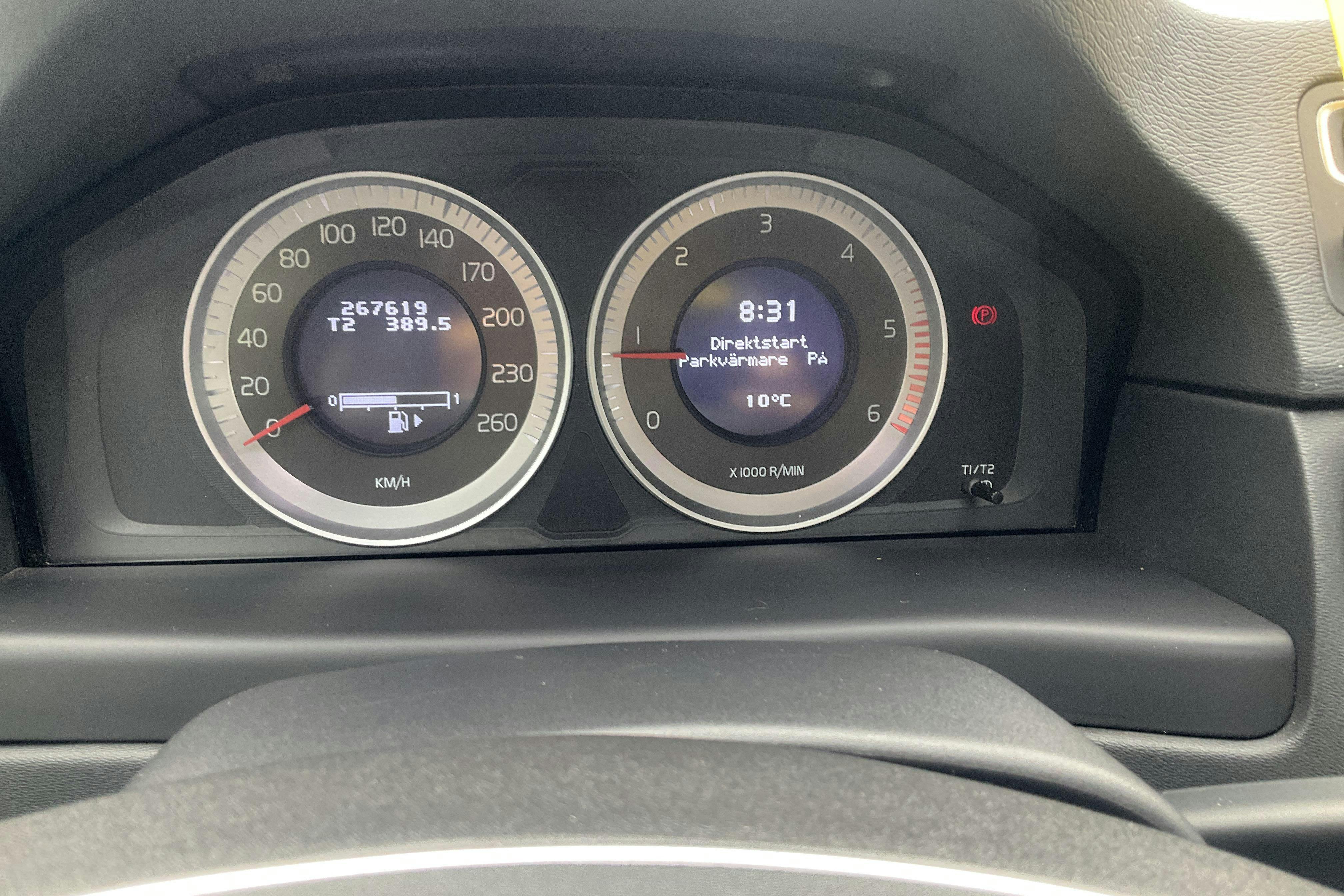 Volvo XC70 II D4 AWD (163hk) - 267 620 km - Manualna - biały - 2013