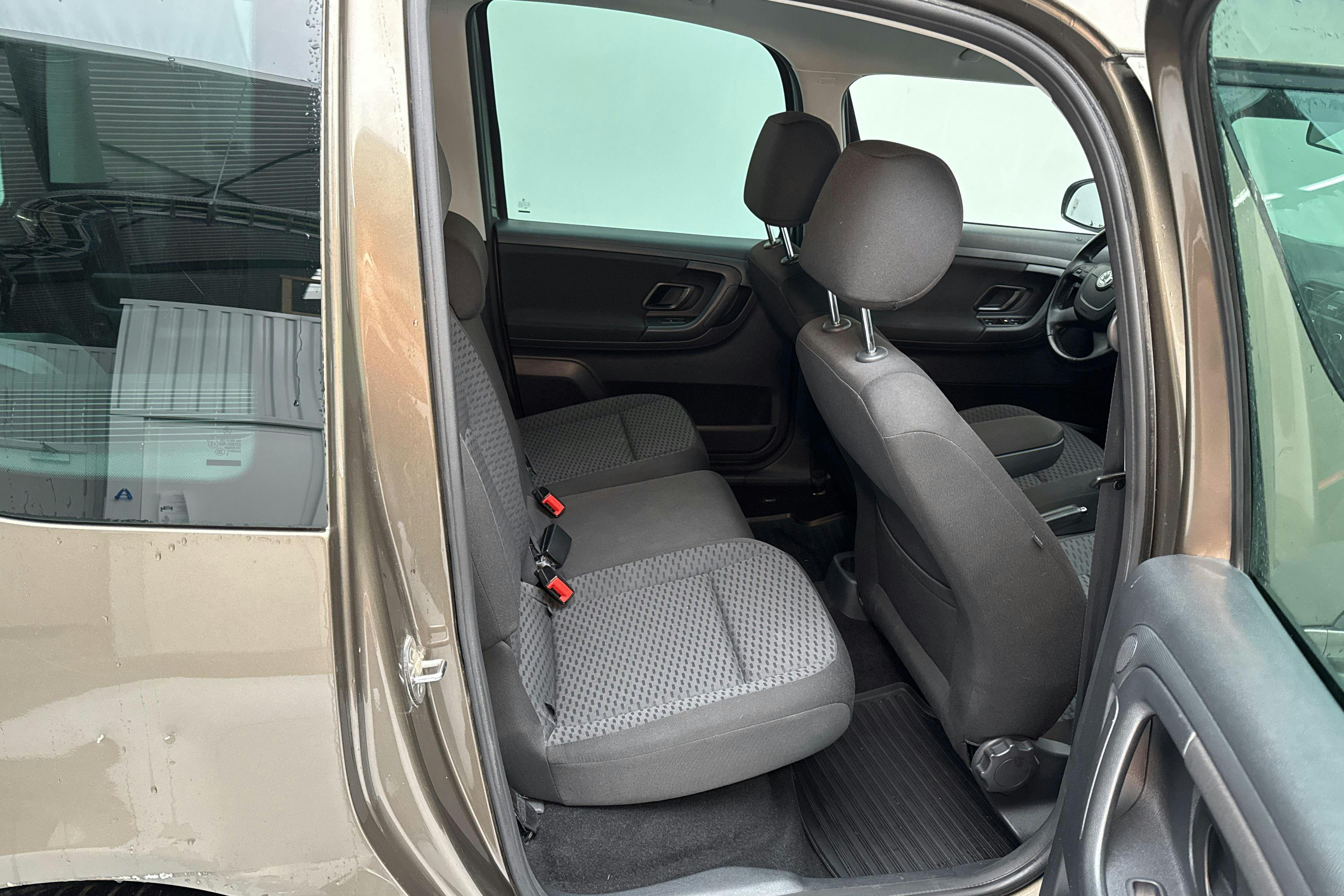 Skoda Roomster 1.2 TSI (86hk) - 122 920 km - Käsitsi - pruun - 2013