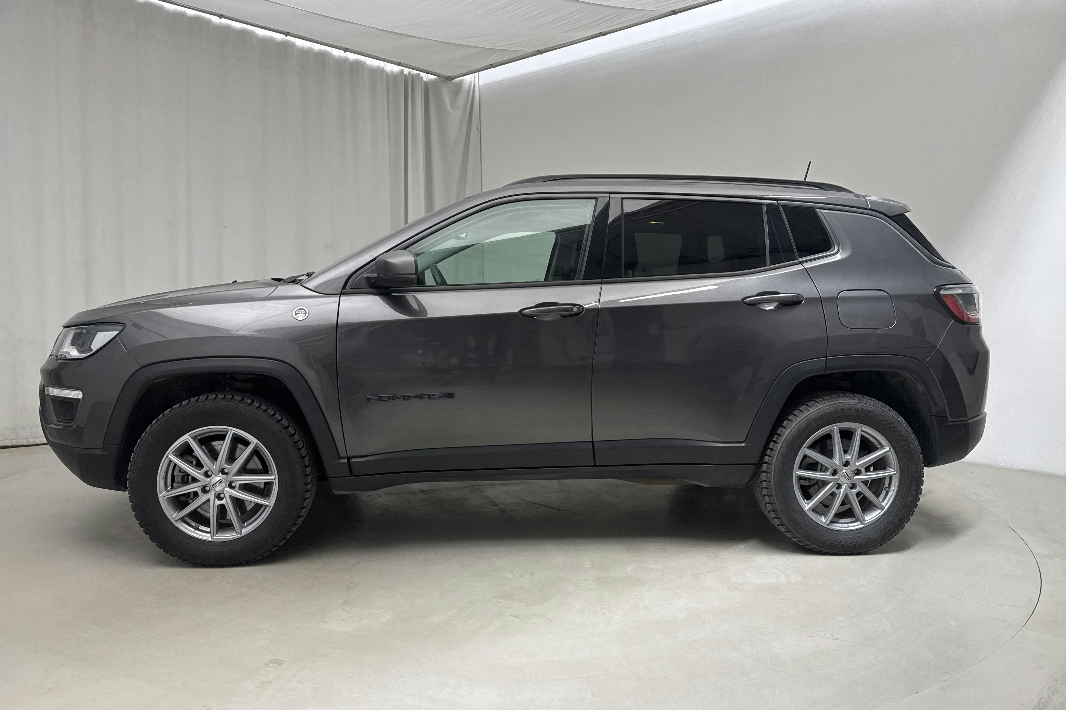 Jeep Compass 1.3 PHEV 4WD (240hk) - 47 540 km - Automaatne - hall - 2020