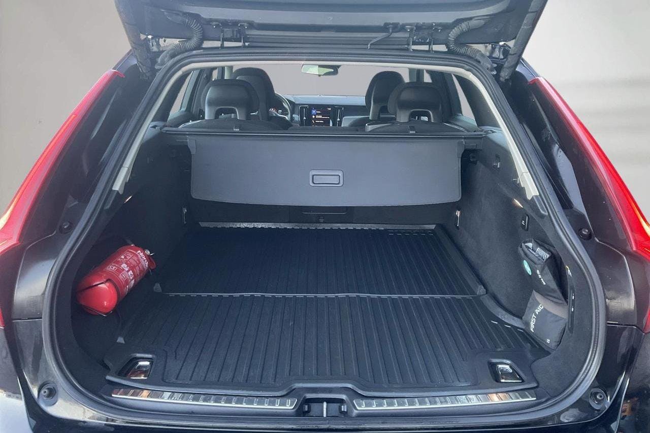 Volvo V90 D4 (190hk) - 110 700 km - Automatic - black - 2017