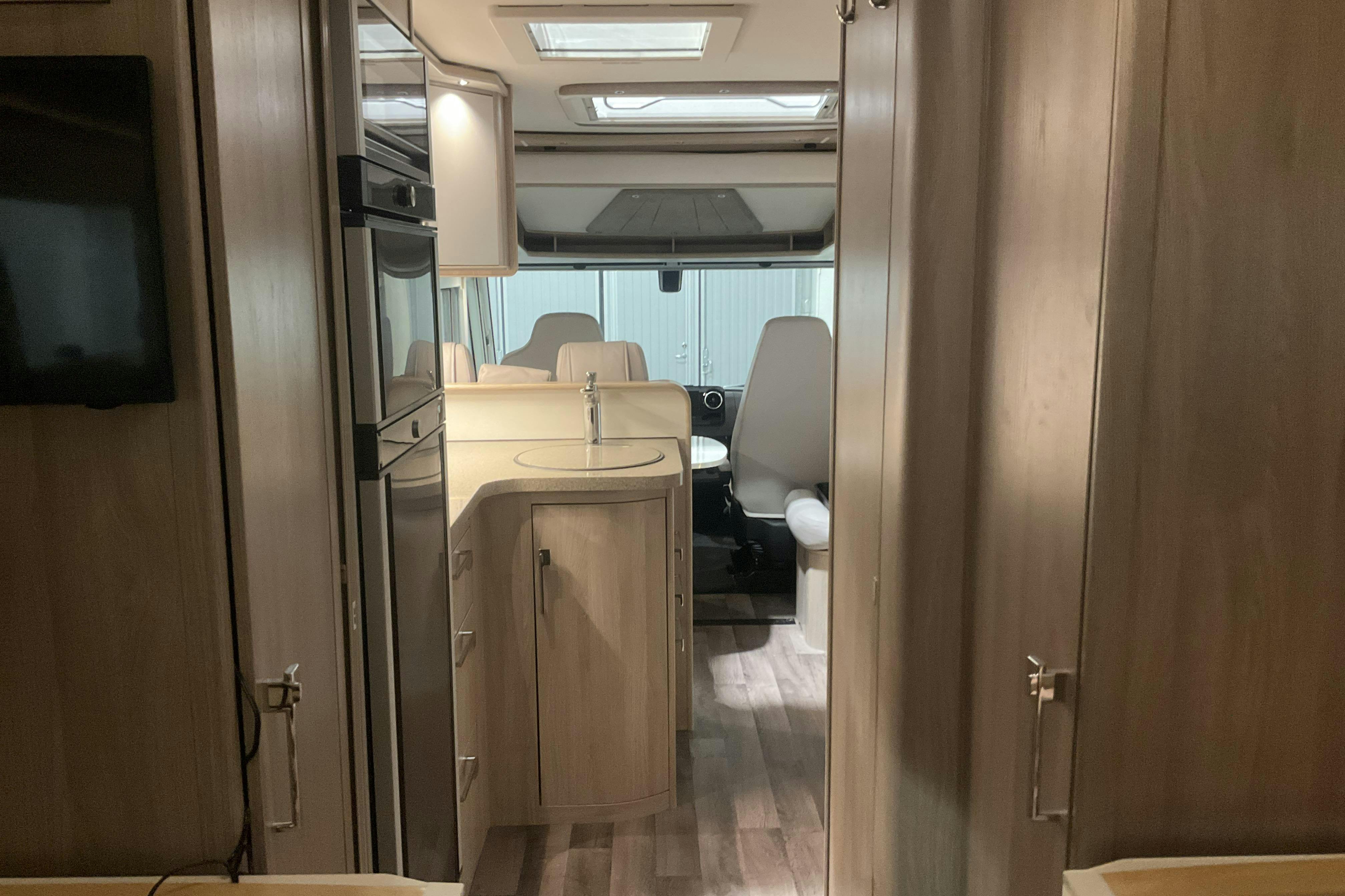 MERCEDES-BENZ KABE IMPERIAL Travel Master I 810 LGB Husbil - 37 190 km - Automaatne - valge - 2022