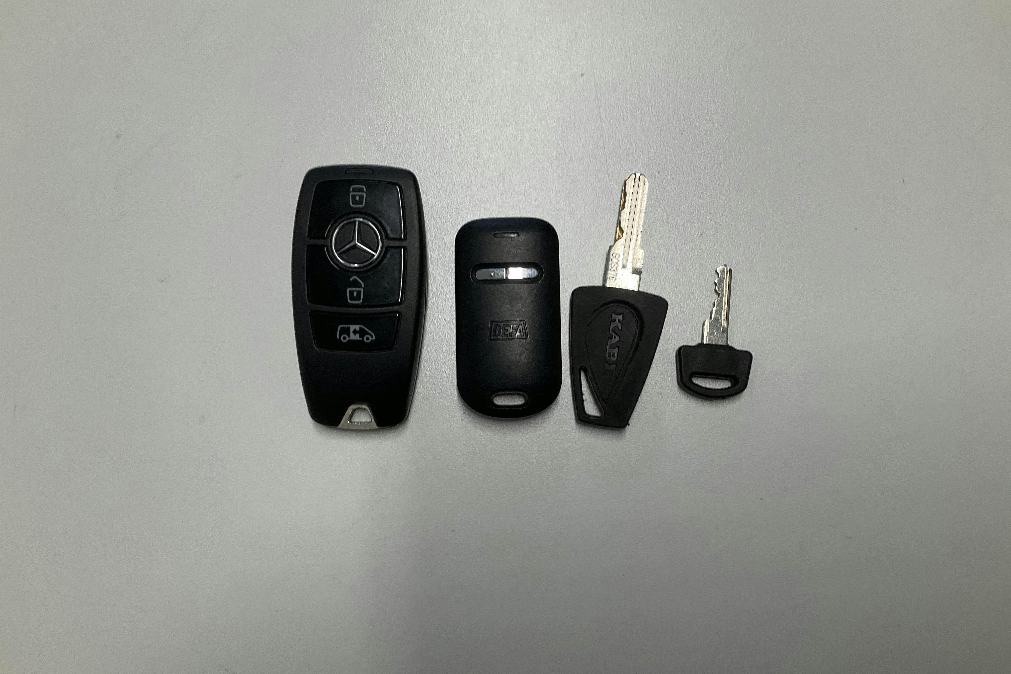 MERCEDES-BENZ KABE IMPERIAL Travel Master I 810 LGB Husbil - 37 190 km - Automaatne - valge - 2022