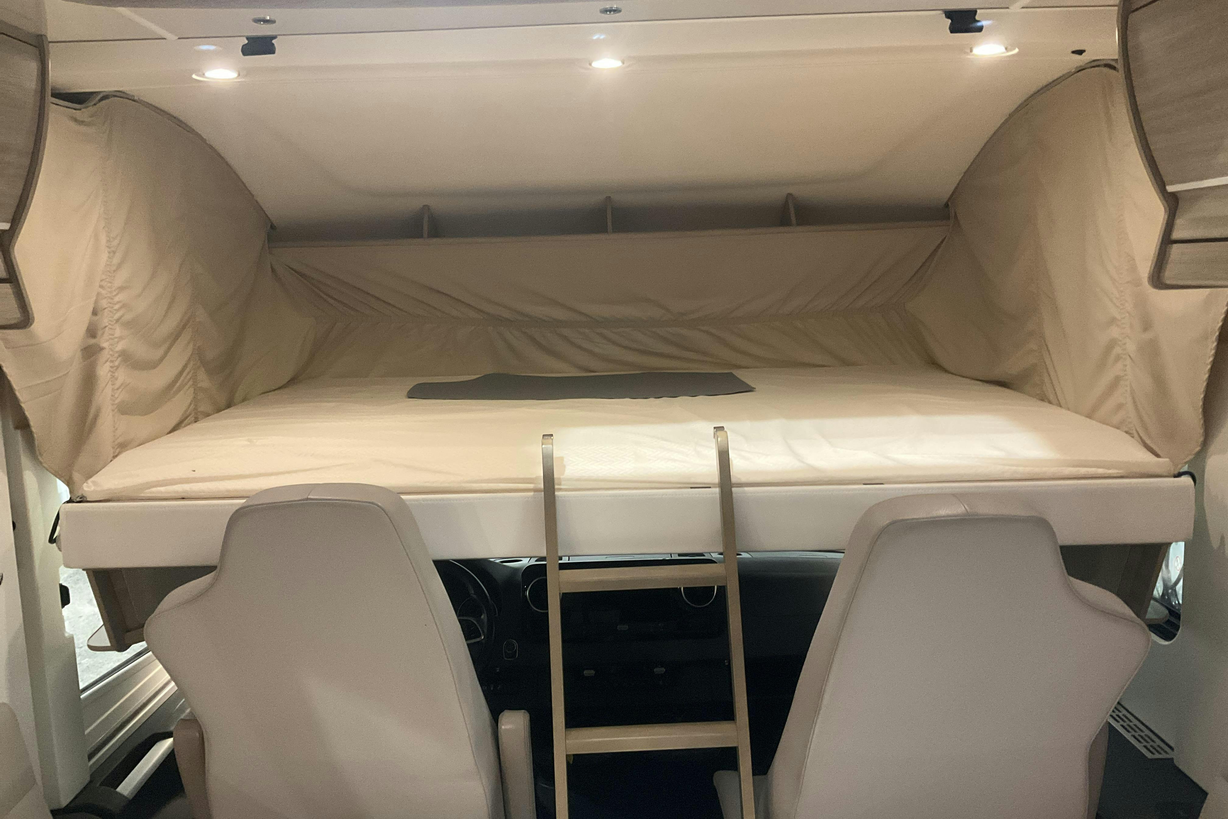 MERCEDES-BENZ KABE IMPERIAL Travel Master I 810 LGB Husbil - 37 190 km - Automaatne - valge - 2022