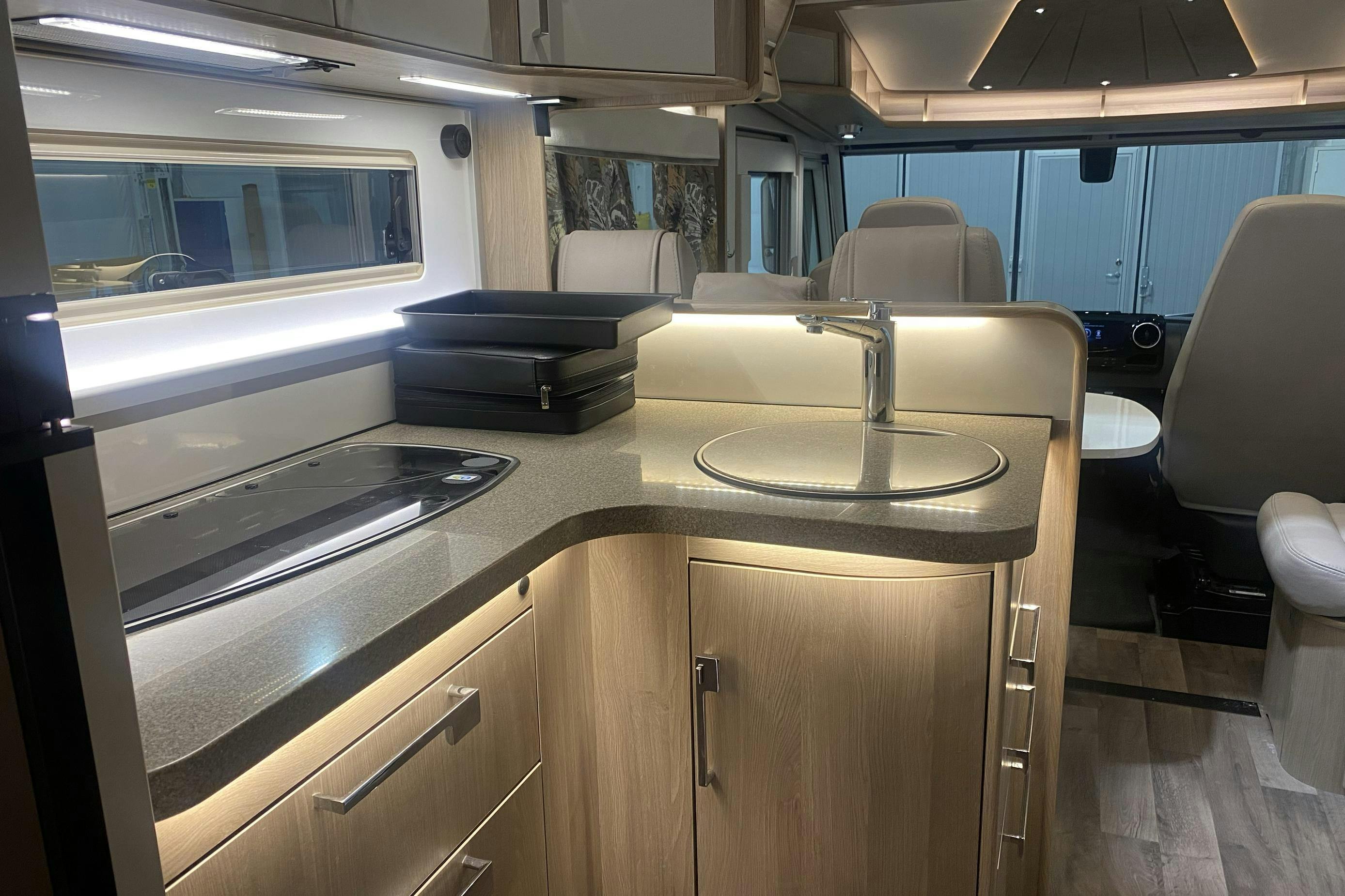 MERCEDES-BENZ KABE IMPERIAL Travel Master I 810 LGB Husbil - 37 190 km - Automaatne - valge - 2022