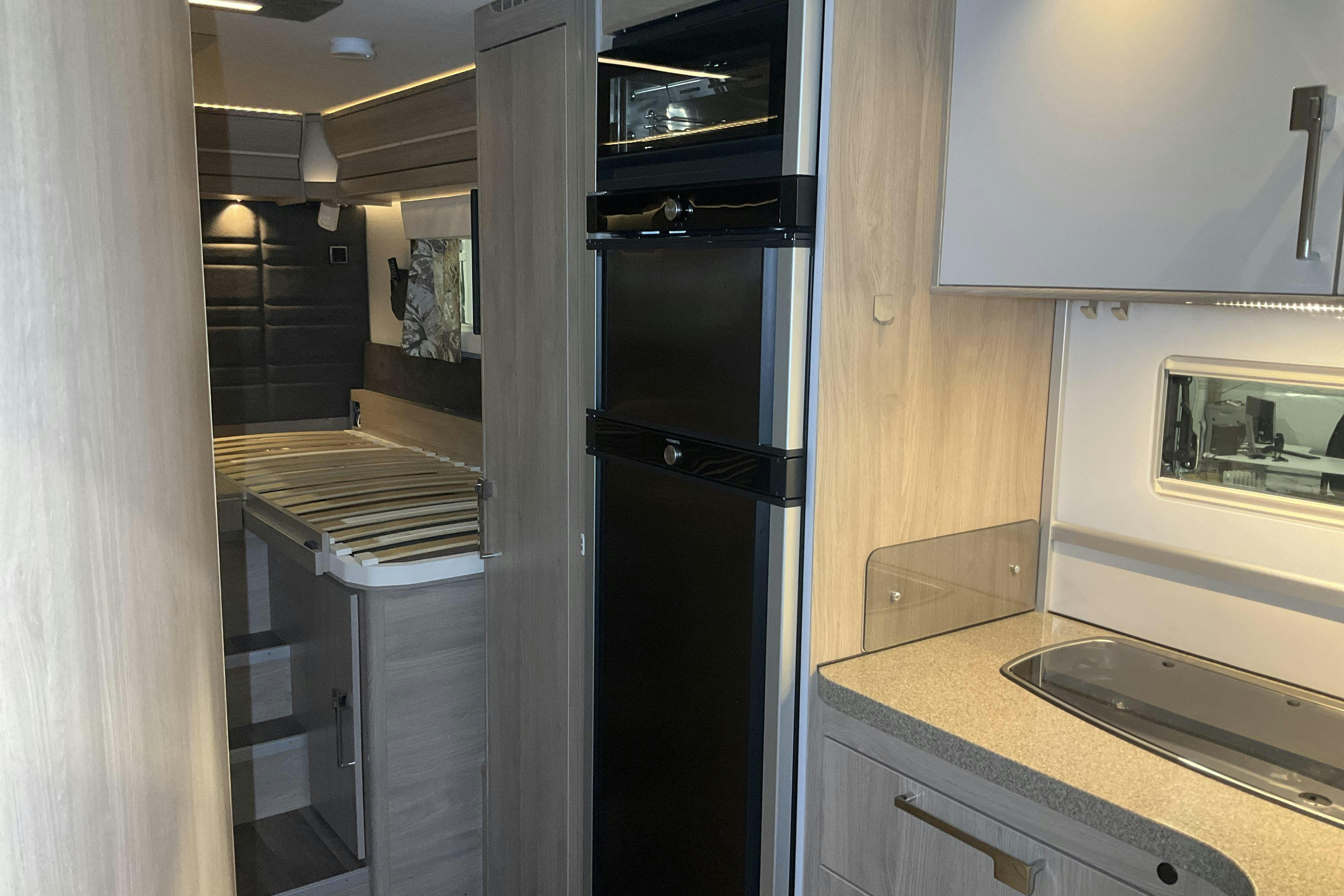 MERCEDES-BENZ KABE IMPERIAL Travel Master I 810 LGB Husbil - 37 190 km - Automaatne - valge - 2022