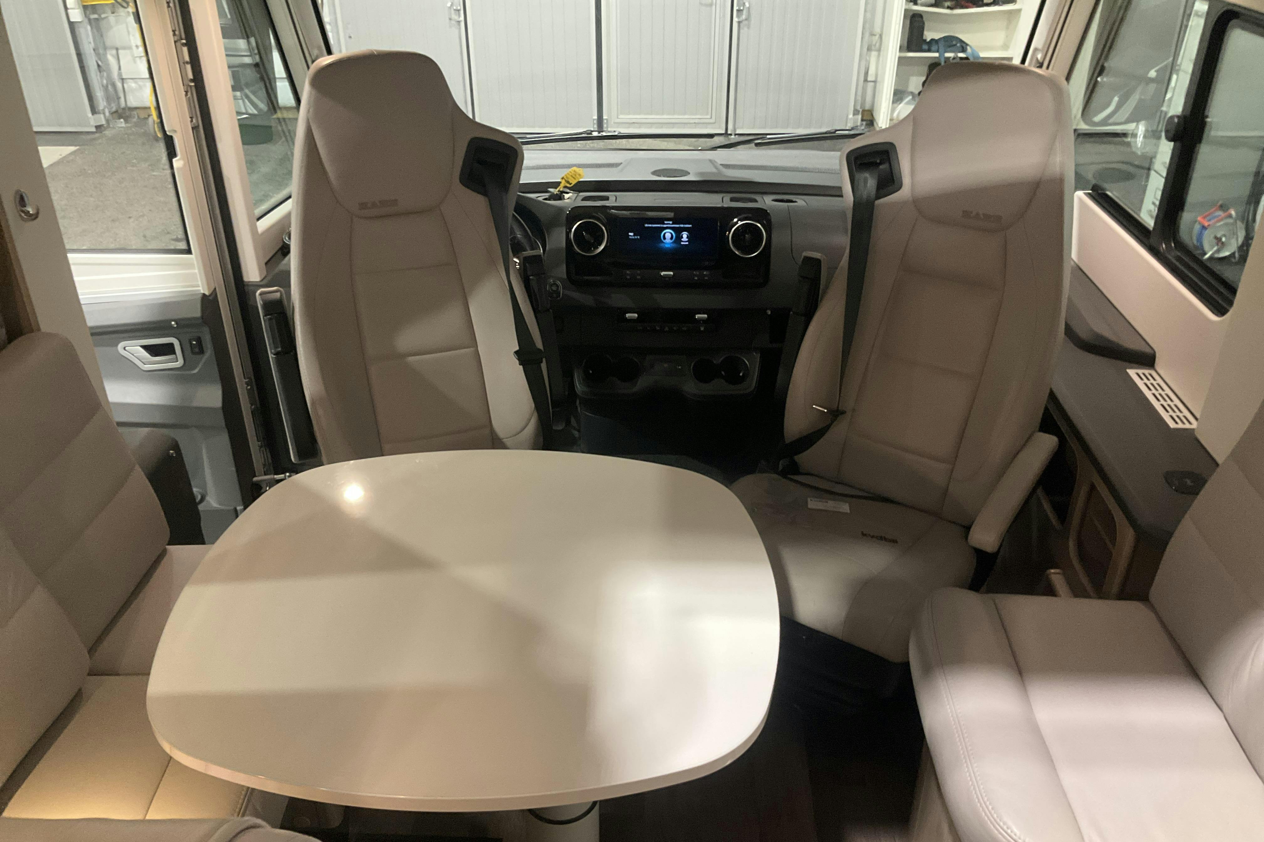 MERCEDES-BENZ KABE IMPERIAL Travel Master I 810 LGB Husbil - 37 190 km - Automaatne - valge - 2022