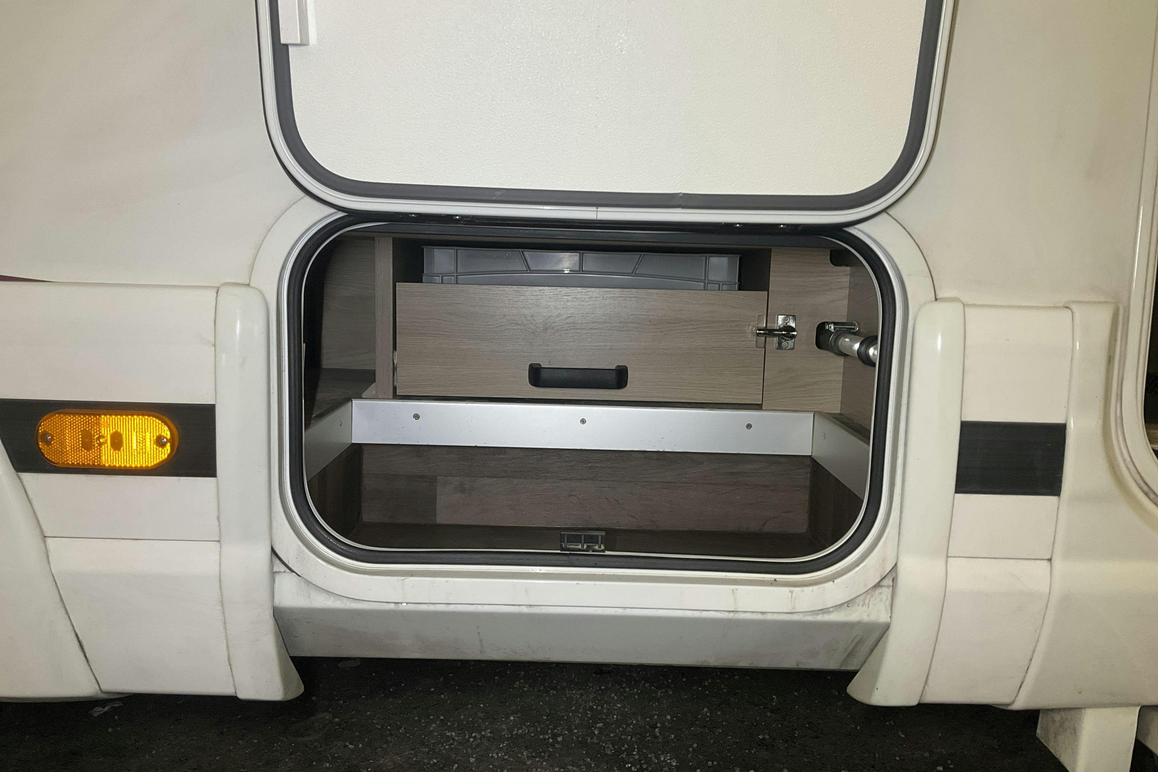 MERCEDES-BENZ KABE IMPERIAL Travel Master I 810 LGB Husbil - 37 190 km - Automaatne - valge - 2022