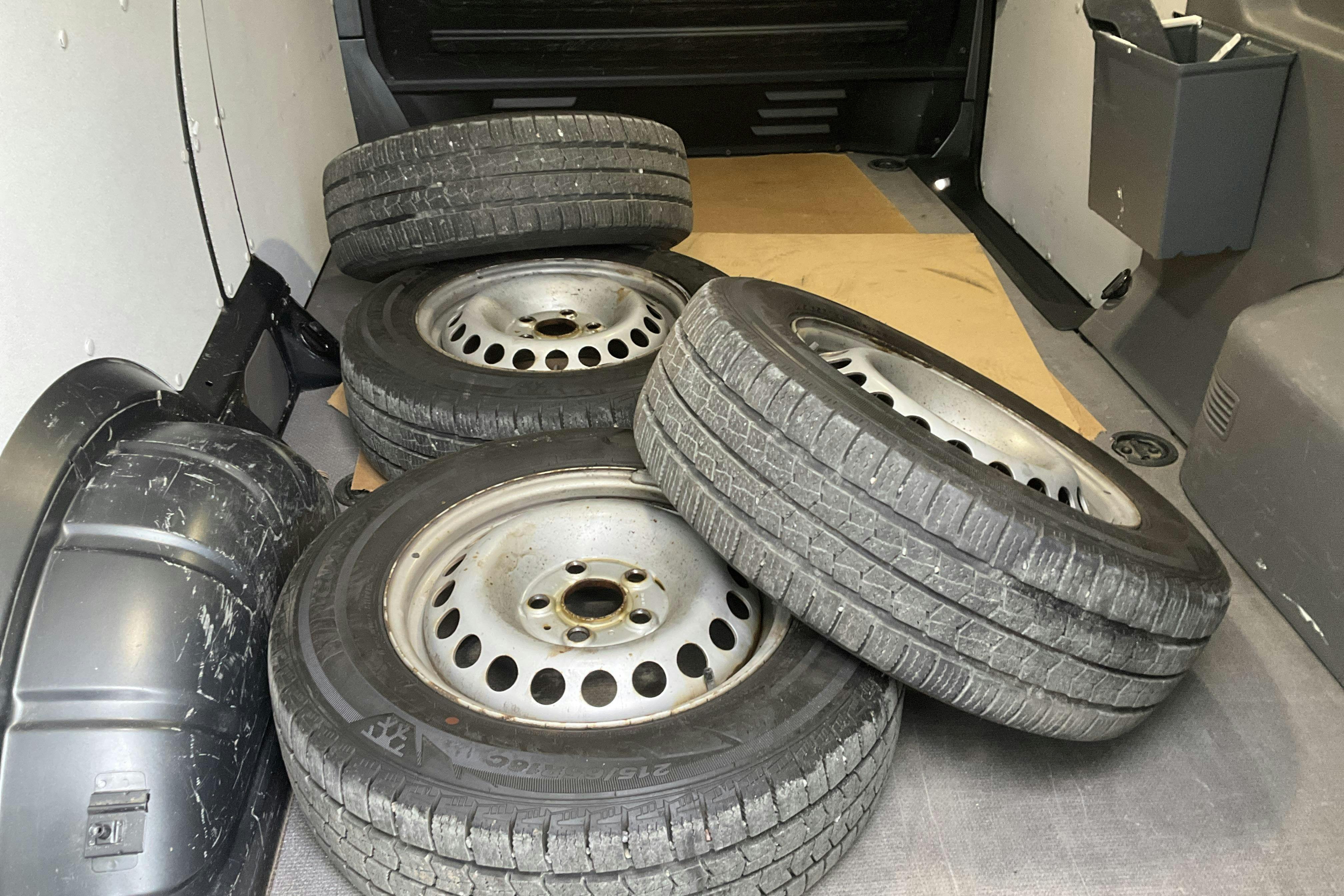 VW Transporter T6 2.0 TDI BMT Skåp 4MOTION (150hk) - 94 040 km - Automatyczna - szary - 2020