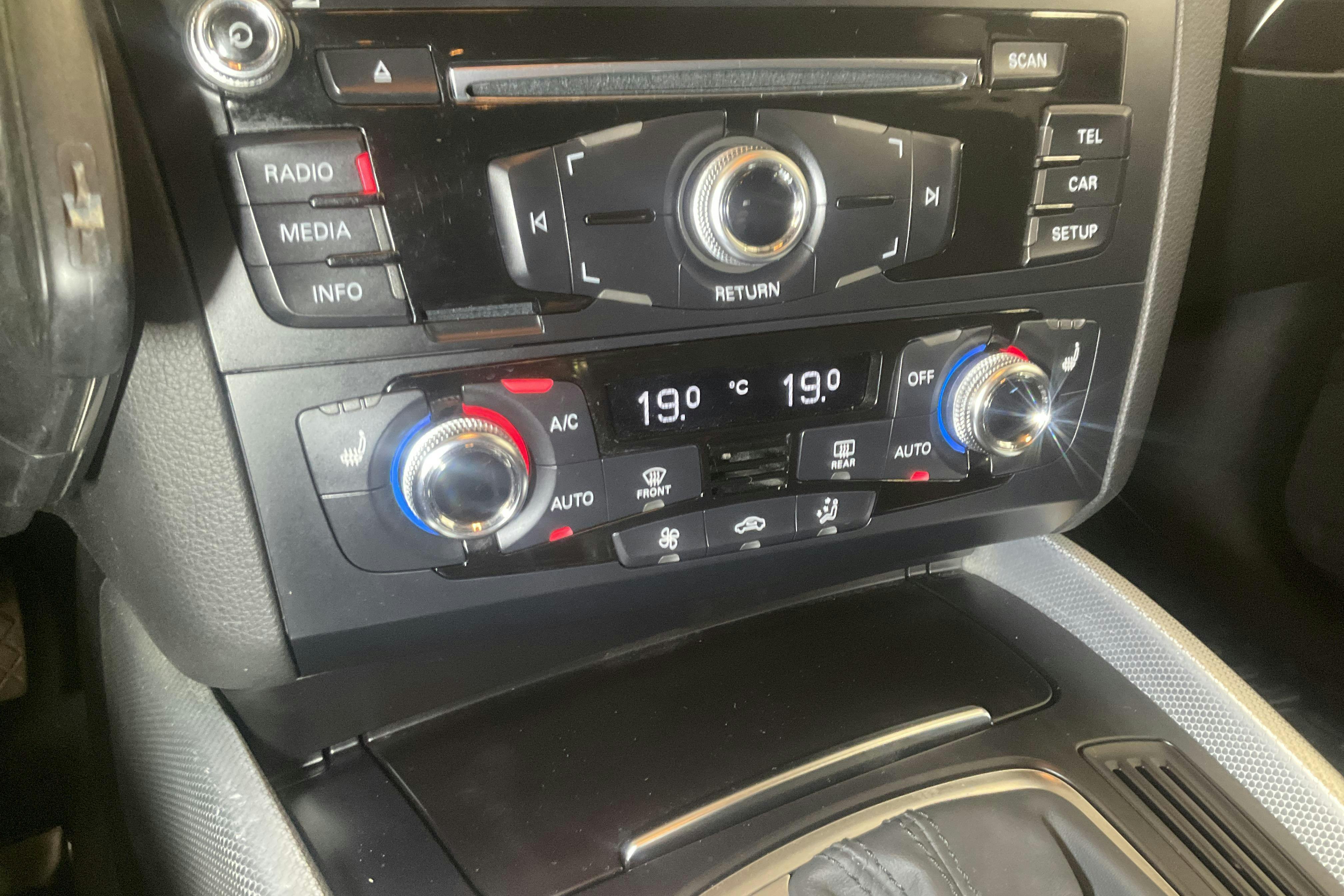 Audi Q5 2.0 TDI clean diesel quattro (190hk) - 158 240 km - Automaattinen - harmaa - 2016