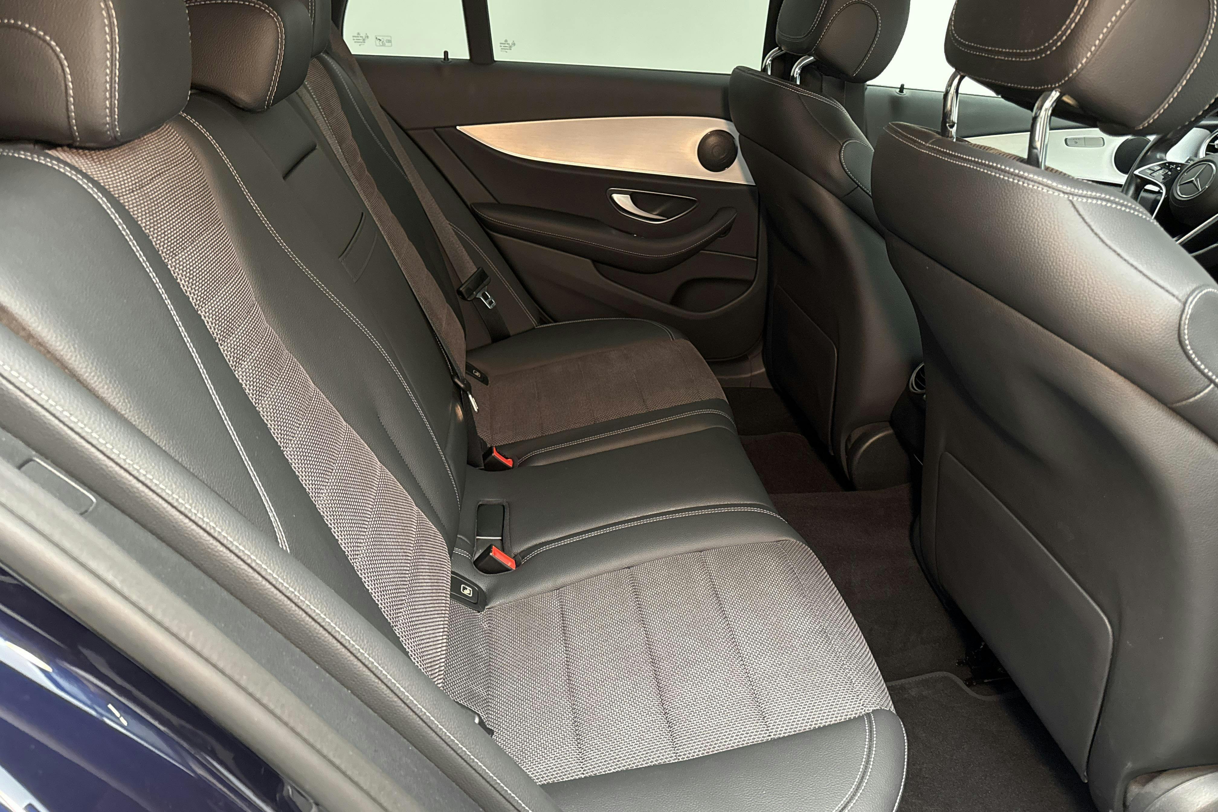 Mercedes E 220 d Kombi S213 (194hk) - 38 350 km - Automatic - Dark Blue - 2021