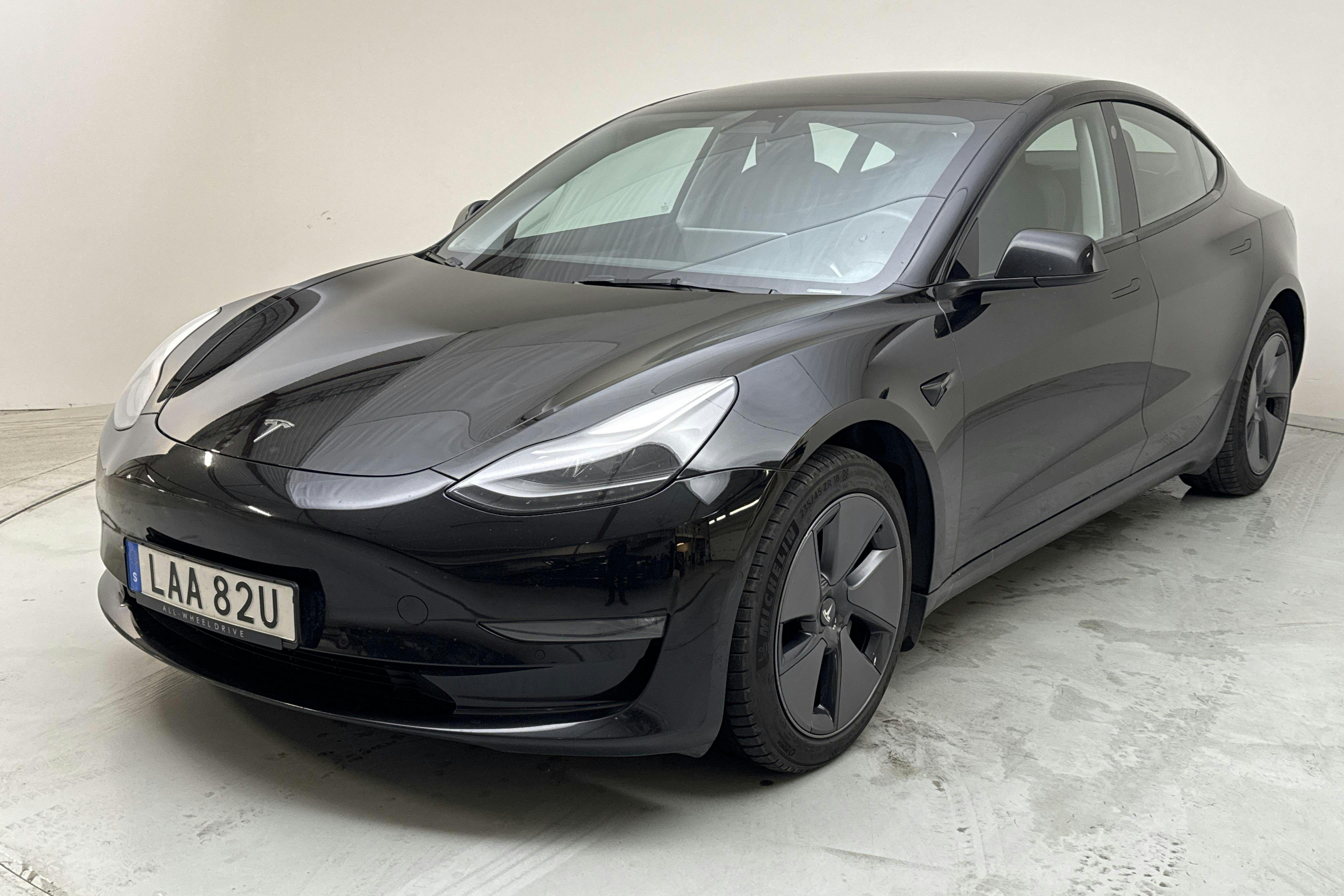 Tesla Model 3 Long Range Dual Motor AWD - 8 653 mil - Automat - svart - 2022