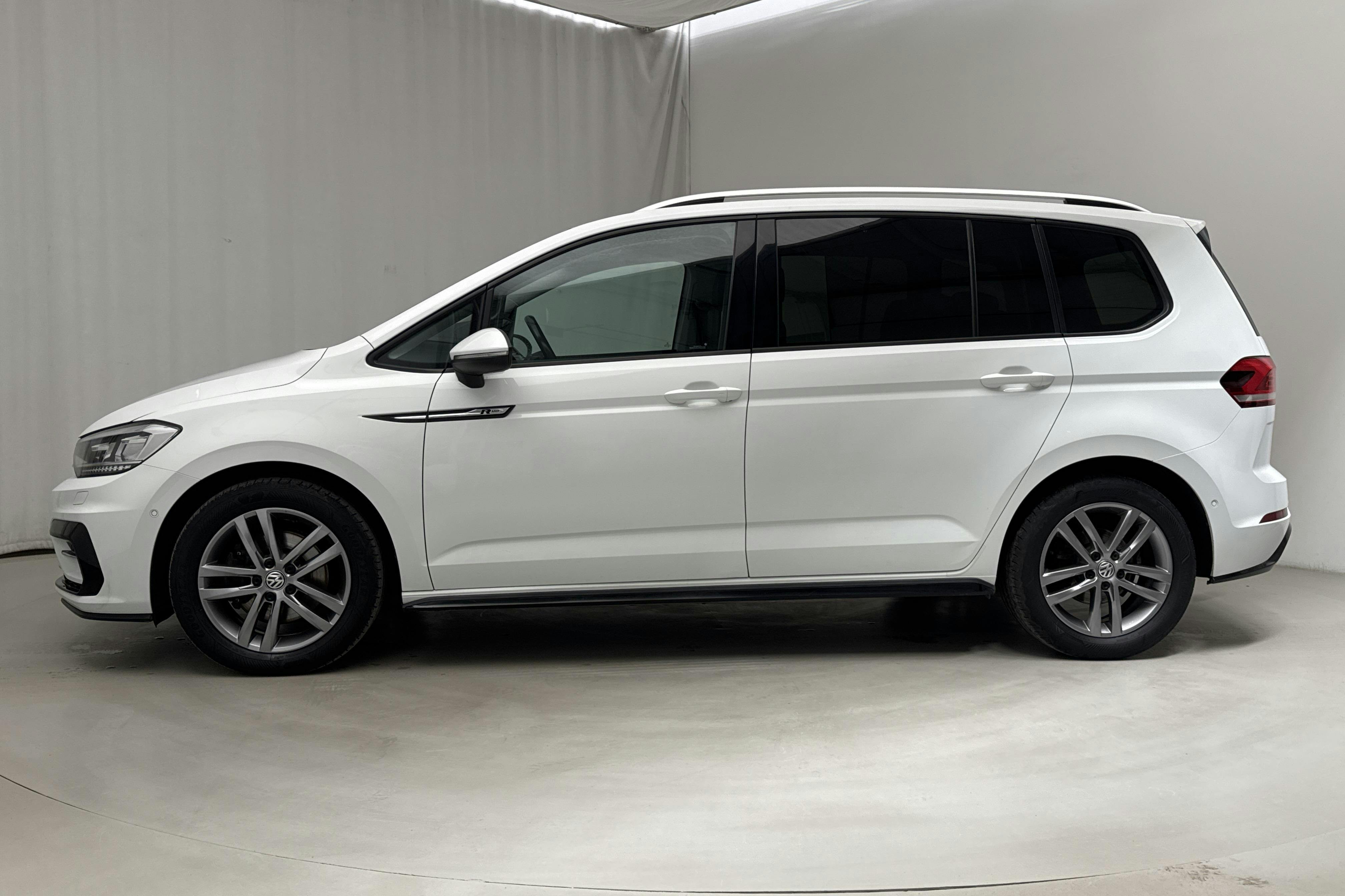 VW Touran 1.5 TSI (150hk) - 20 213 mil - Automat - vit - 2019