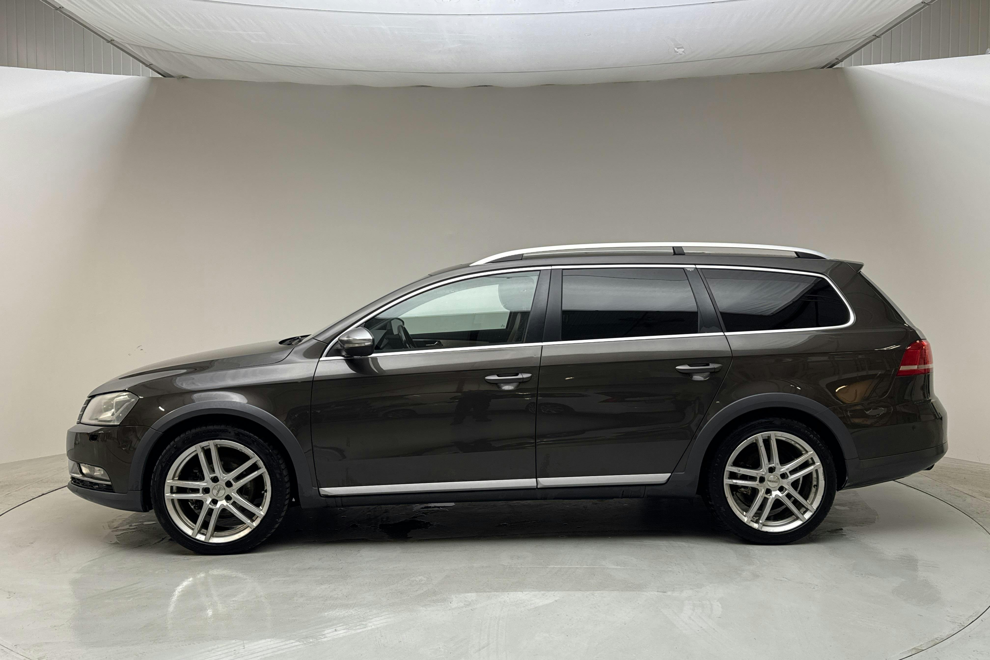 VW Passat Alltrack 2.0 TDI BlueMotion Technology 4Motion (170hk) - 23 737 mil - Automat - Dark Brown - 2012