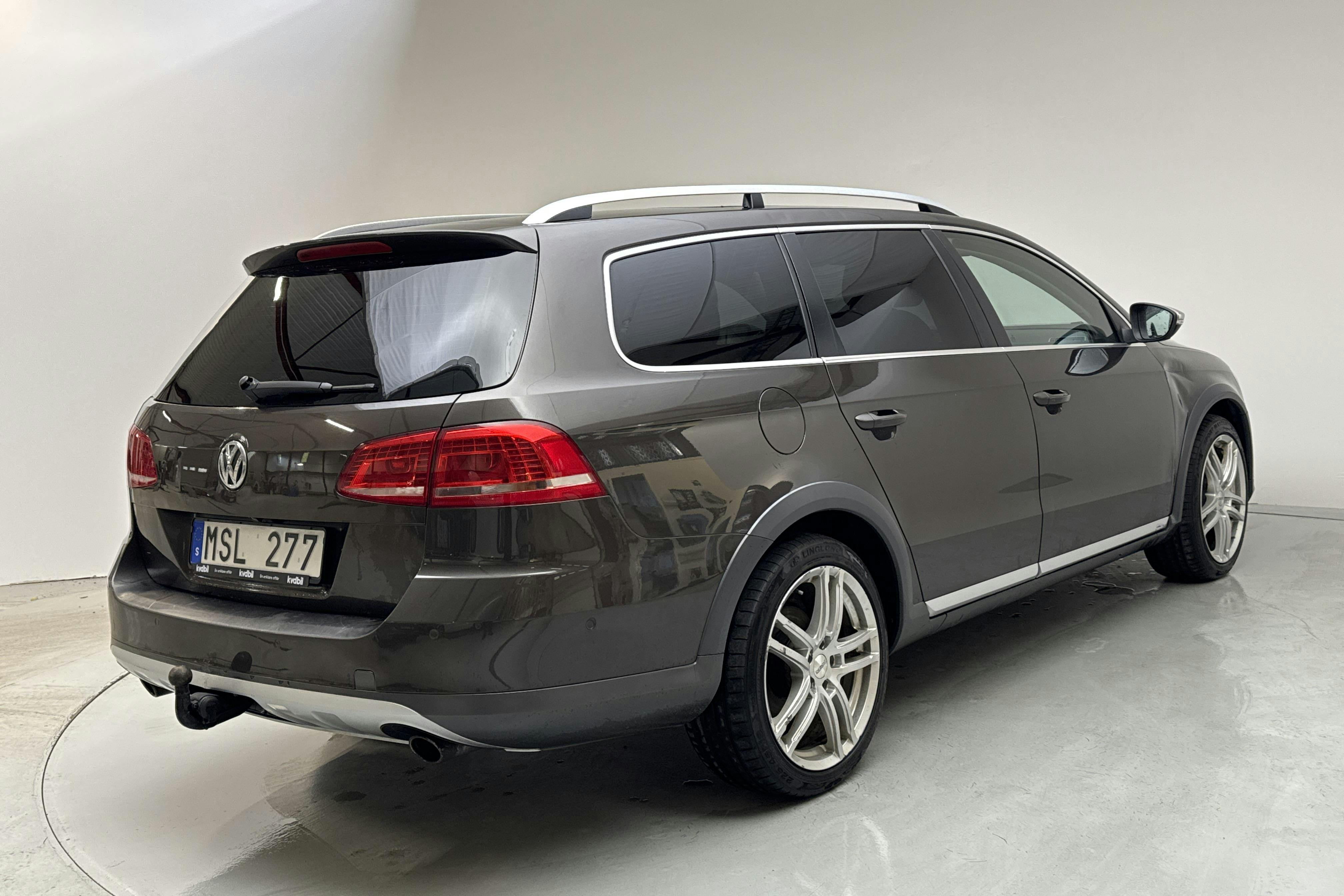 VW Passat Alltrack 2.0 TDI BlueMotion Technology 4Motion (170hk) - 23 737 mil - Automat - Dark Brown - 2012