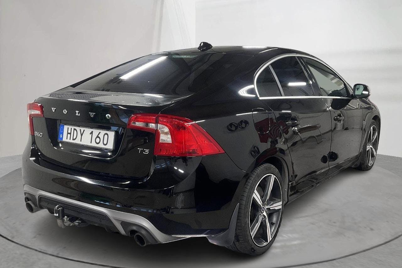 Volvo S60 T3 (152hk) - 124 120 km - Manual - black - 2017
