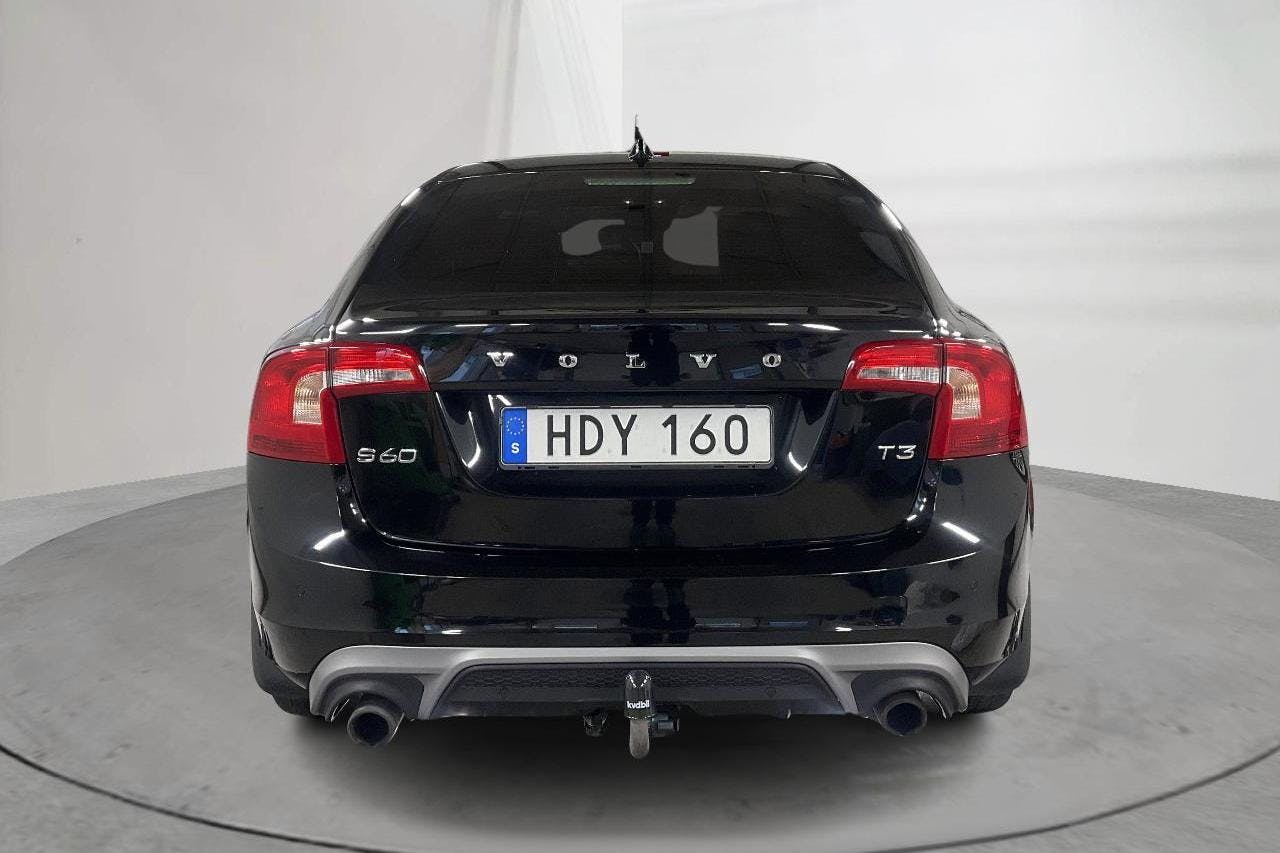 Volvo S60 T3 (152hk) - 124 120 km - Manual - black - 2017