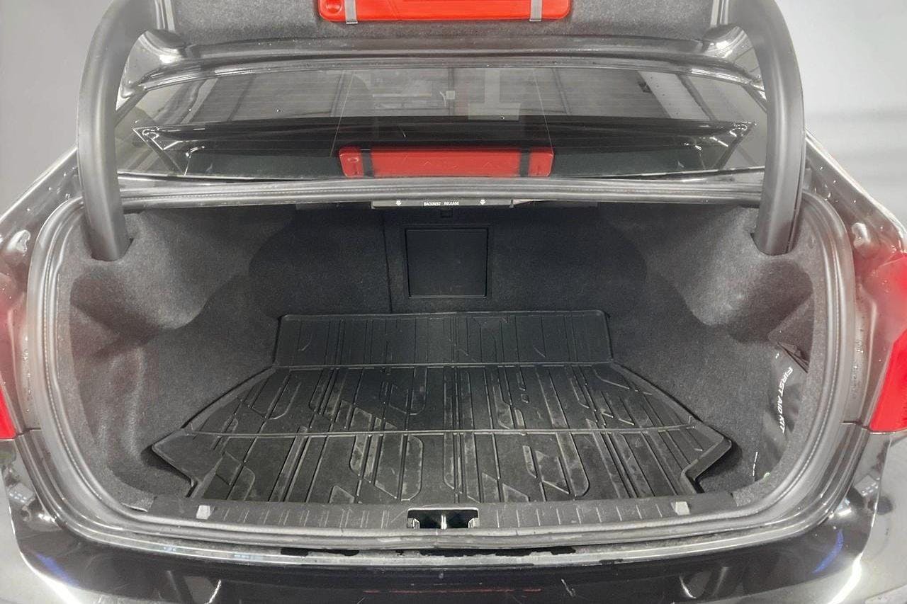 Volvo S60 T3 (152hk) - 124 120 km - Manual - black - 2017