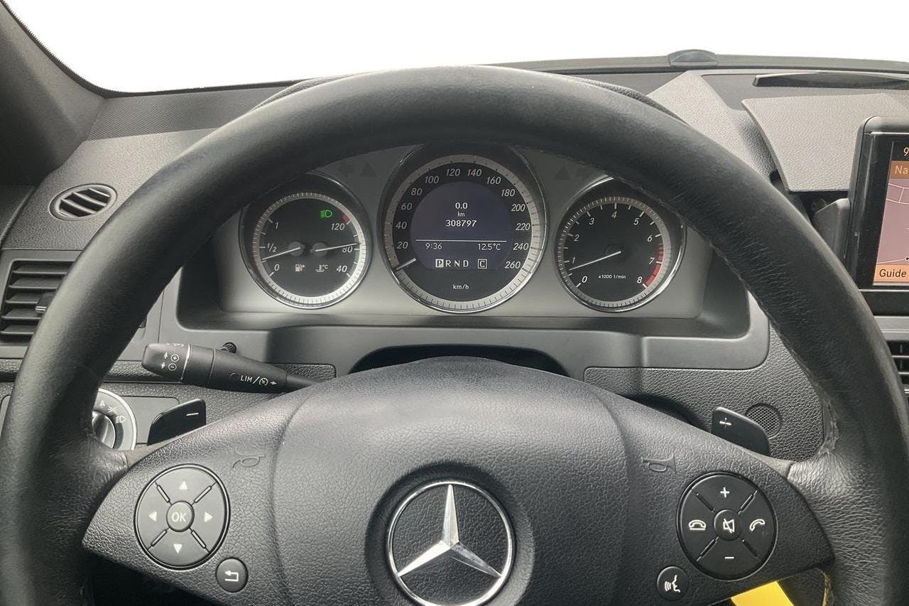 Mercedes C 350 Kombi S204 (272hk) - 308 790 km - Automatic - black - 2009