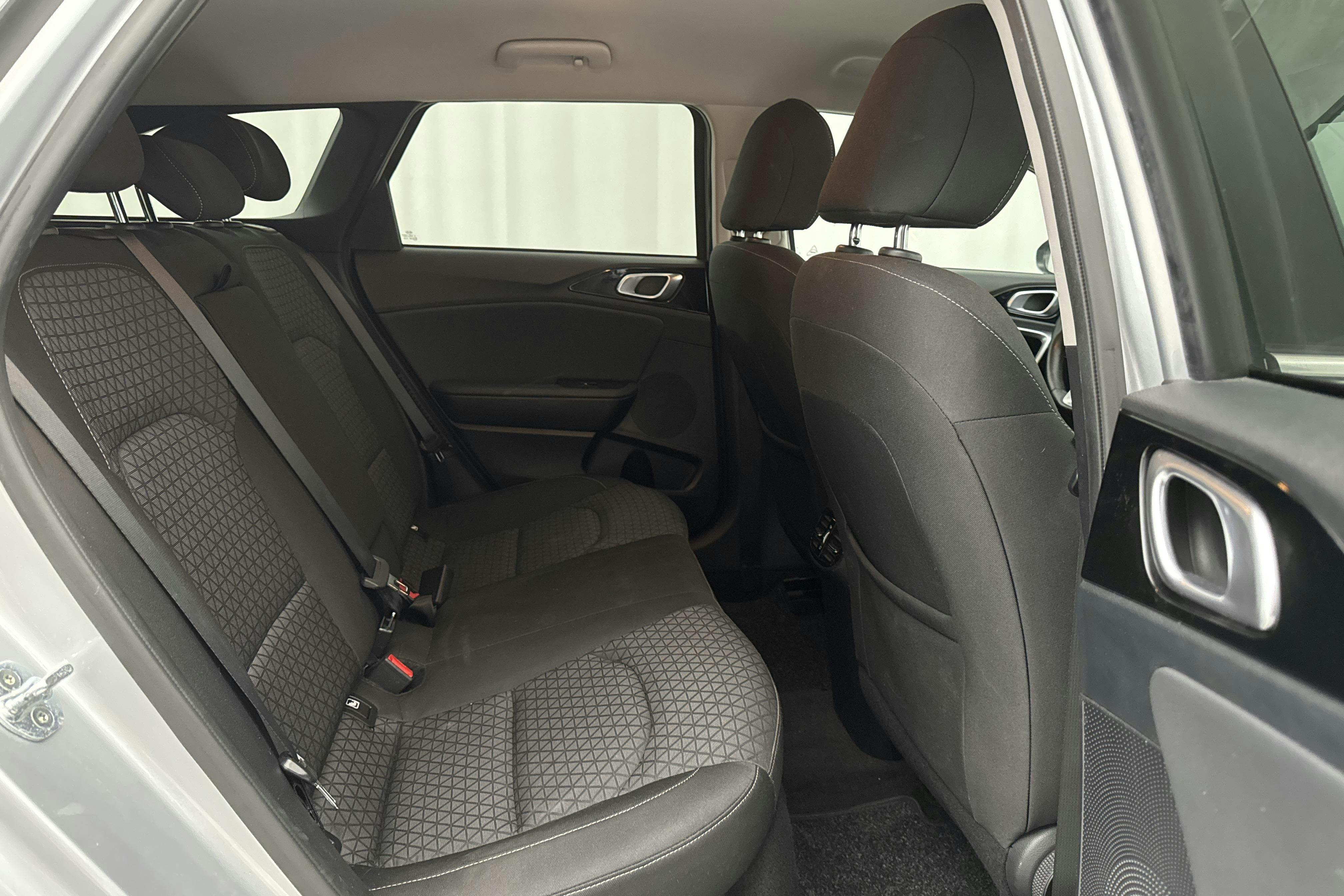 KIA Ceed 1.6 Plug-in Hybrid SW (141hk) - 4 784 mil - Automat - grå - 2020