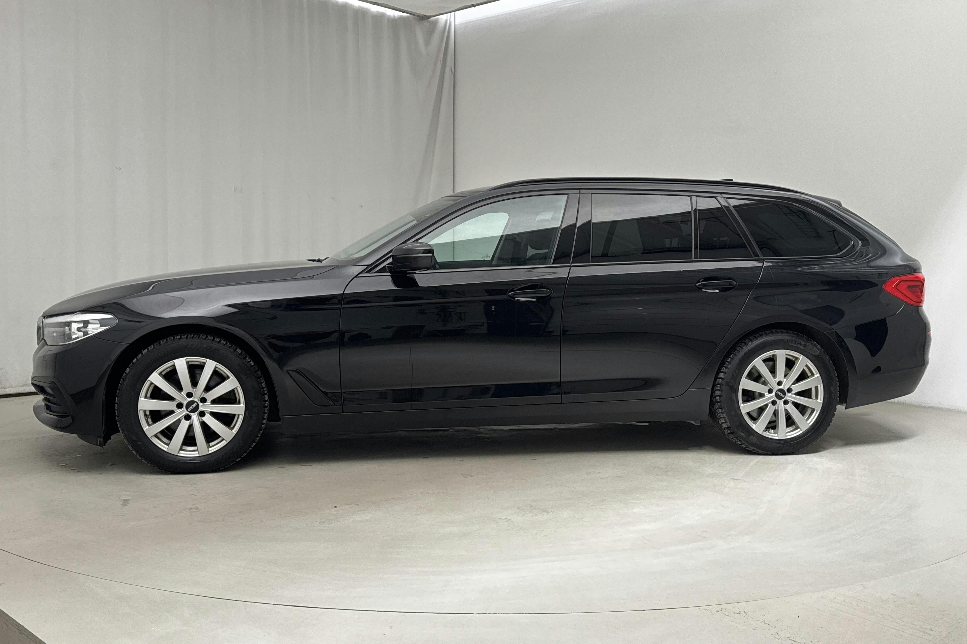 BMW 520d xDrive Touring MHEV, G31 (190hk) - 138 800 km - Automatic - black - 2020