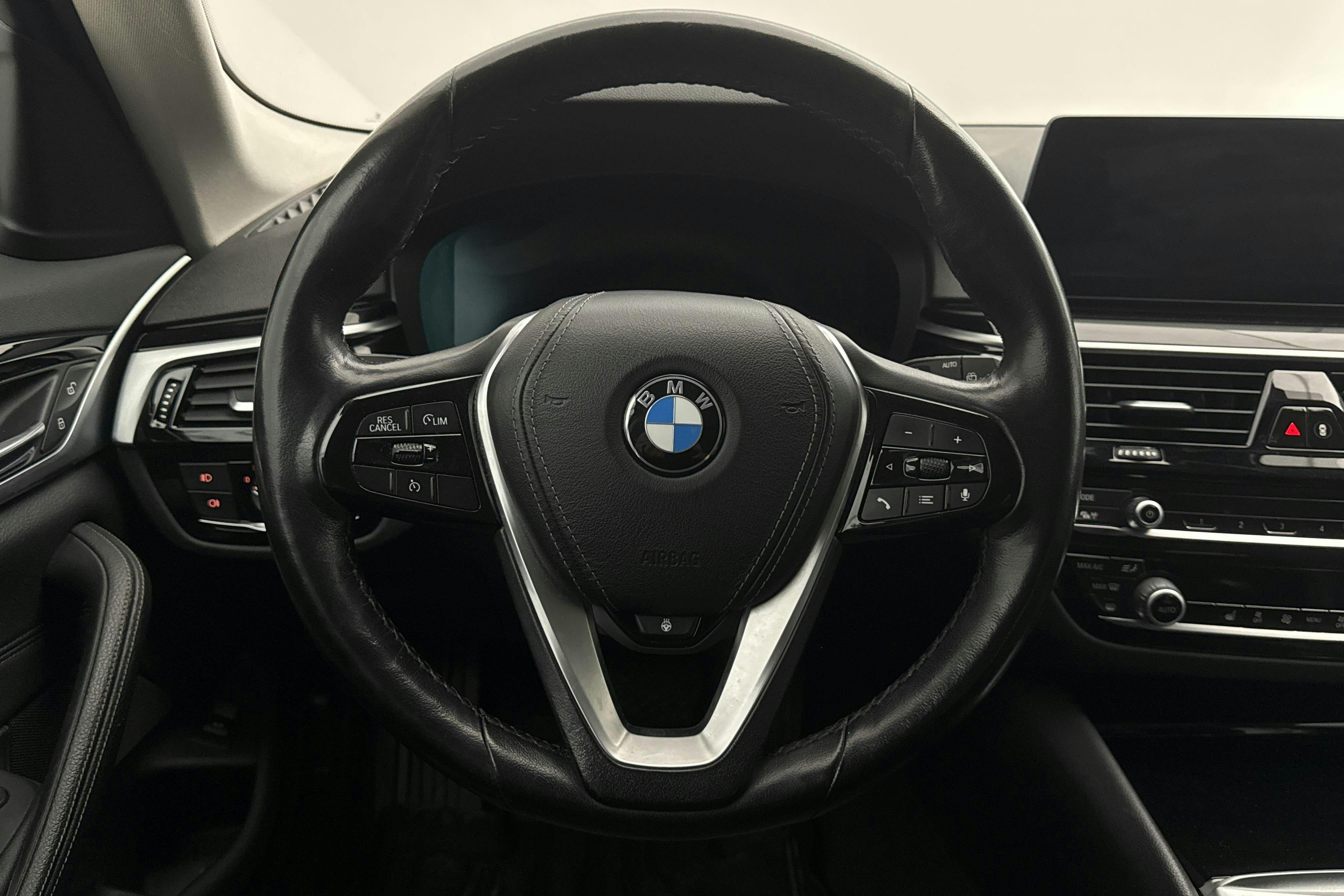 BMW 520d xDrive Touring MHEV, G31 (190hk) - 138 800 km - Automatic - black - 2020