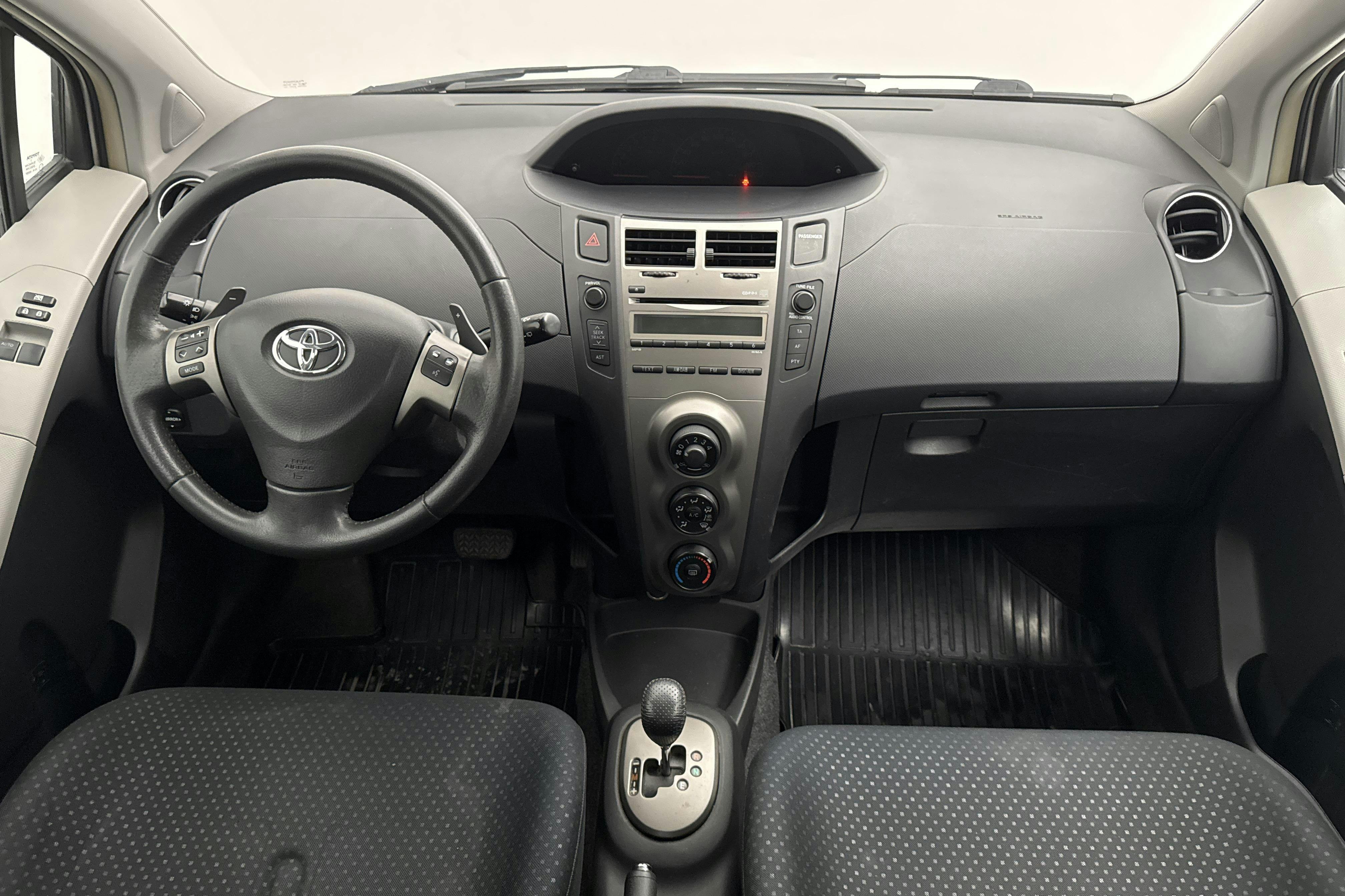 Toyota Yaris 1.33 5dr (100hk) - 79 020 km - Automatic - Light Brown - 2010