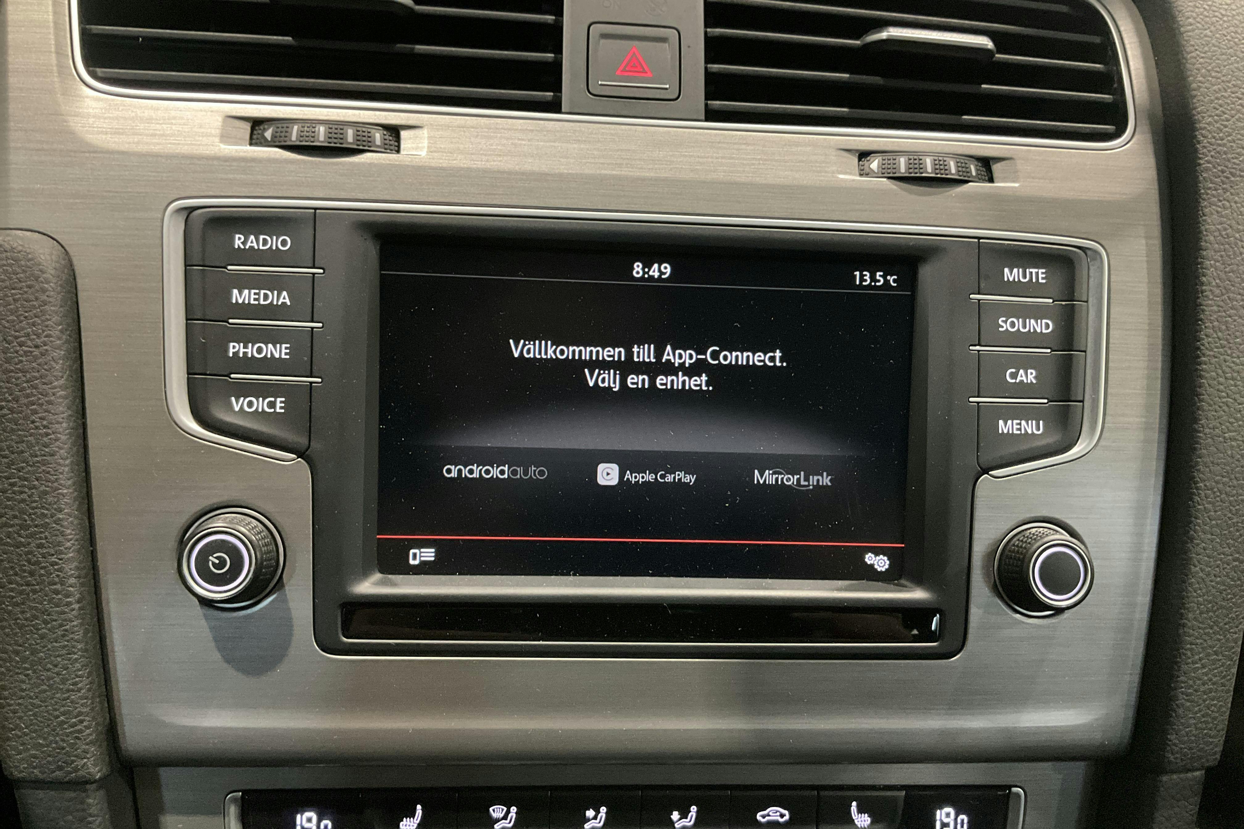 VW Golf VII 1.6 TDI BlueMotion Sportscombi (110hk) - 188 660 km - Manual - silver - 2016