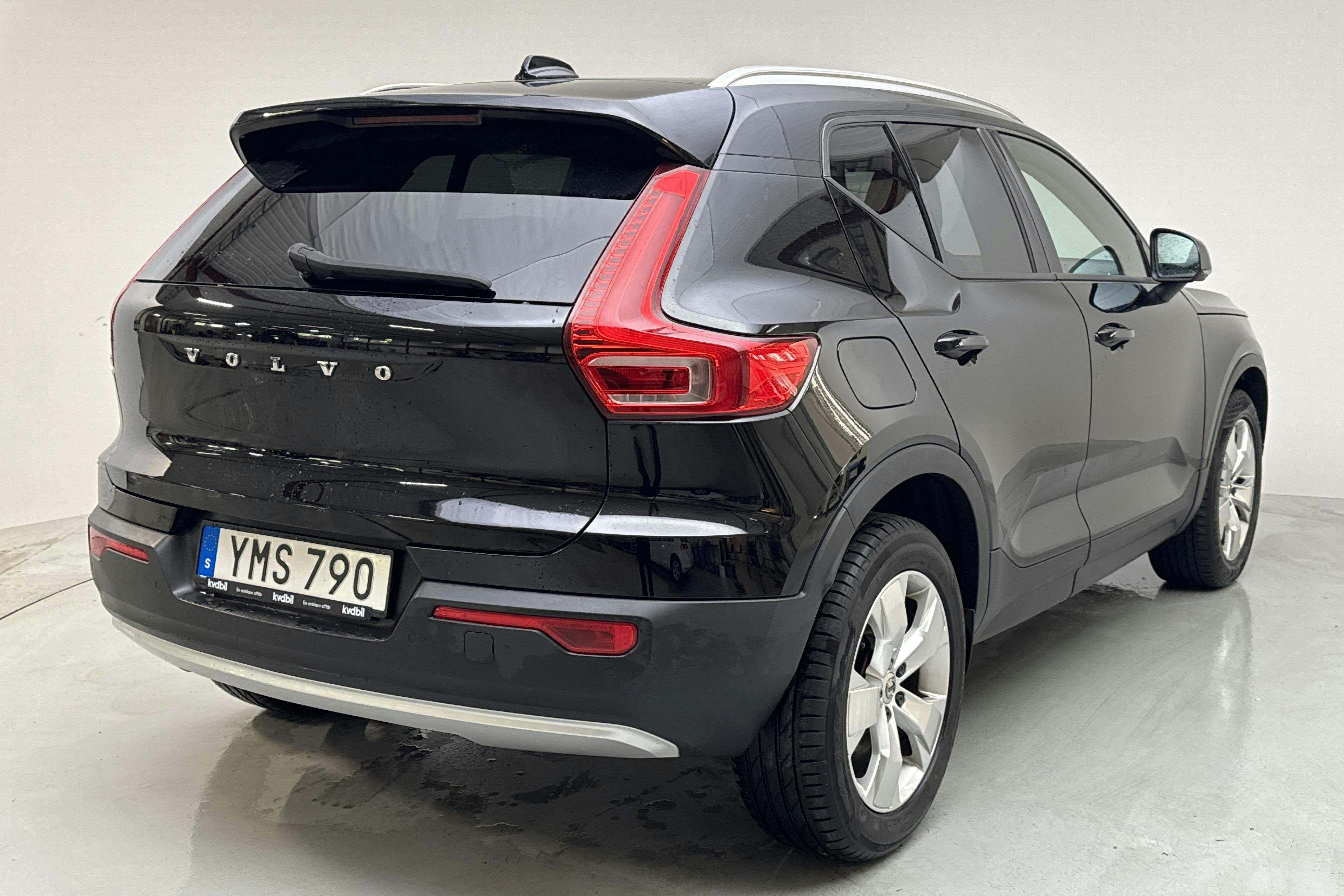 Volvo XC40 T4 2WD (190hk) - 14 095 mil - Automat - svart - 2019