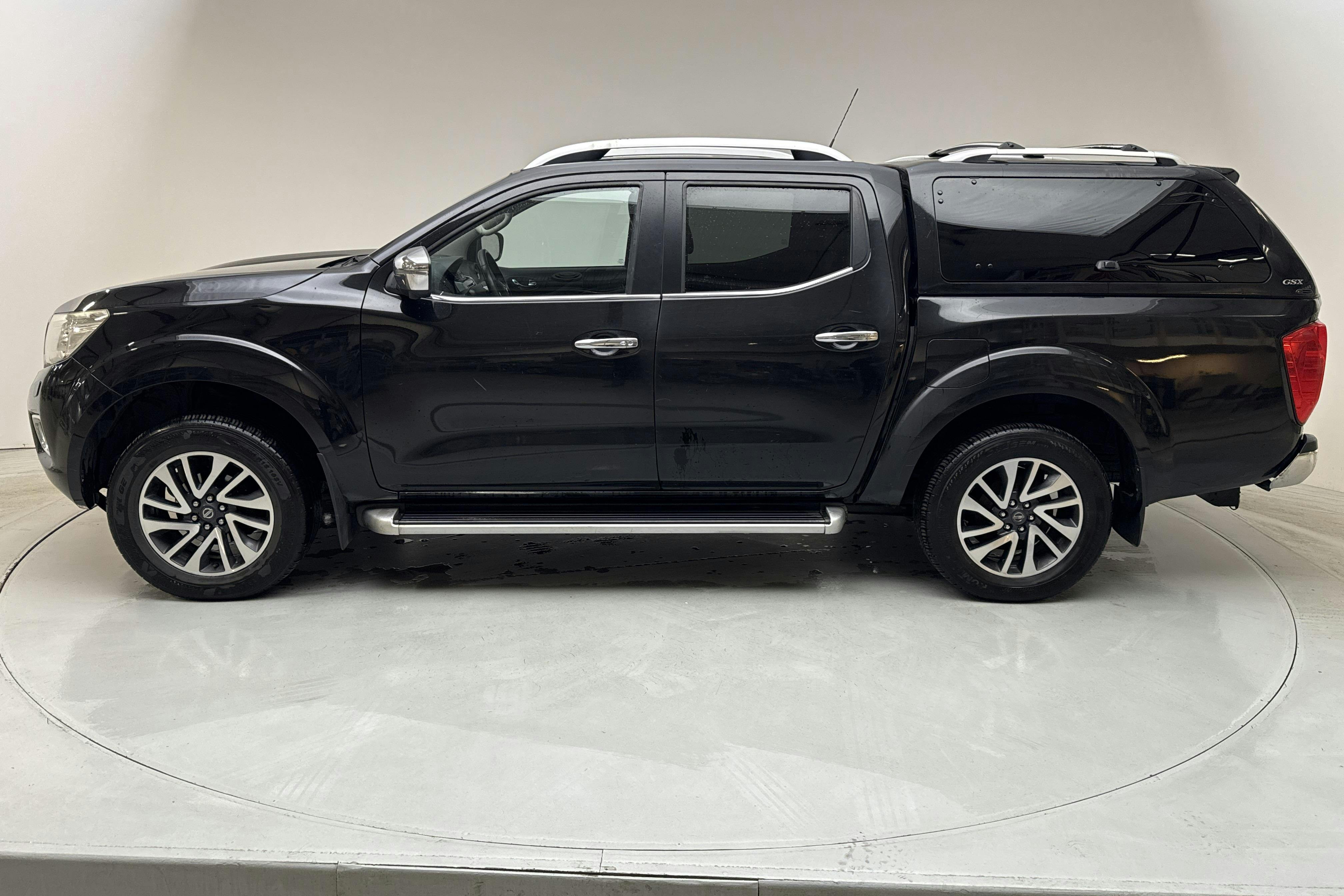 Nissan Navara 2.3 dCi 4x4 (190hk) - 312 920 km - Automatic - black - 2016