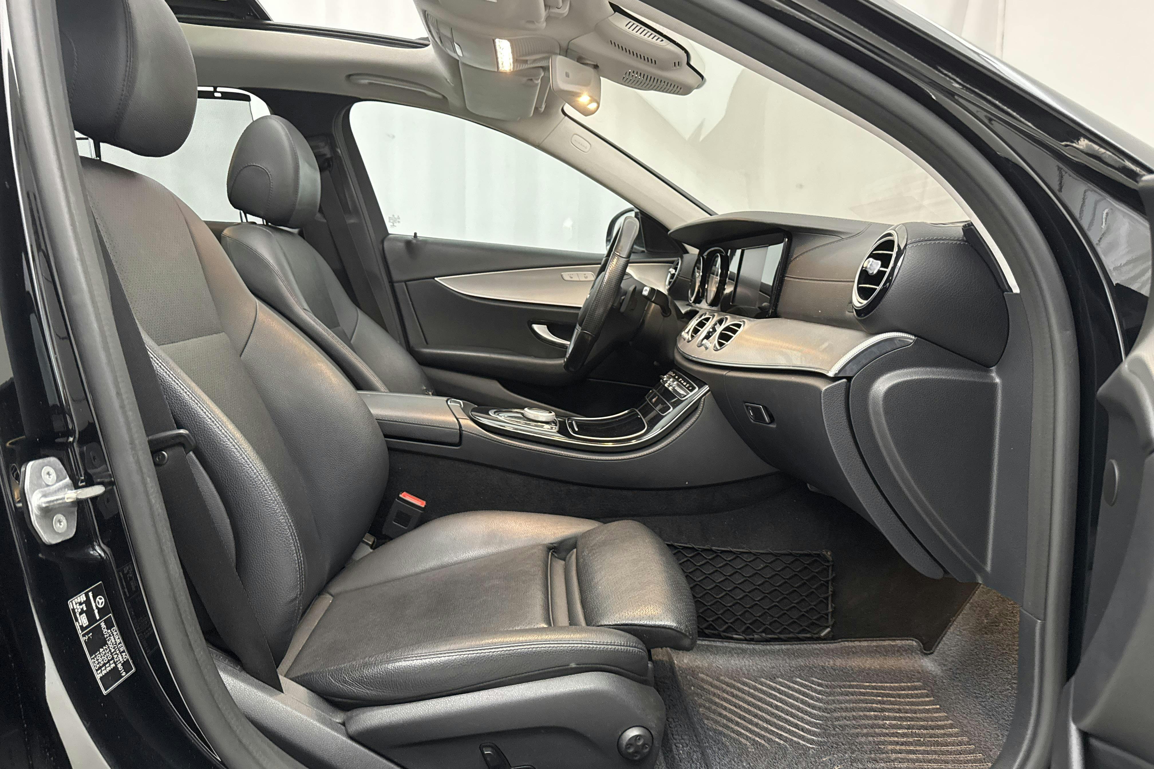 Mercedes E 220 d Sedan W213 (194hk) - 138 650 km - Automatic - black - 2017