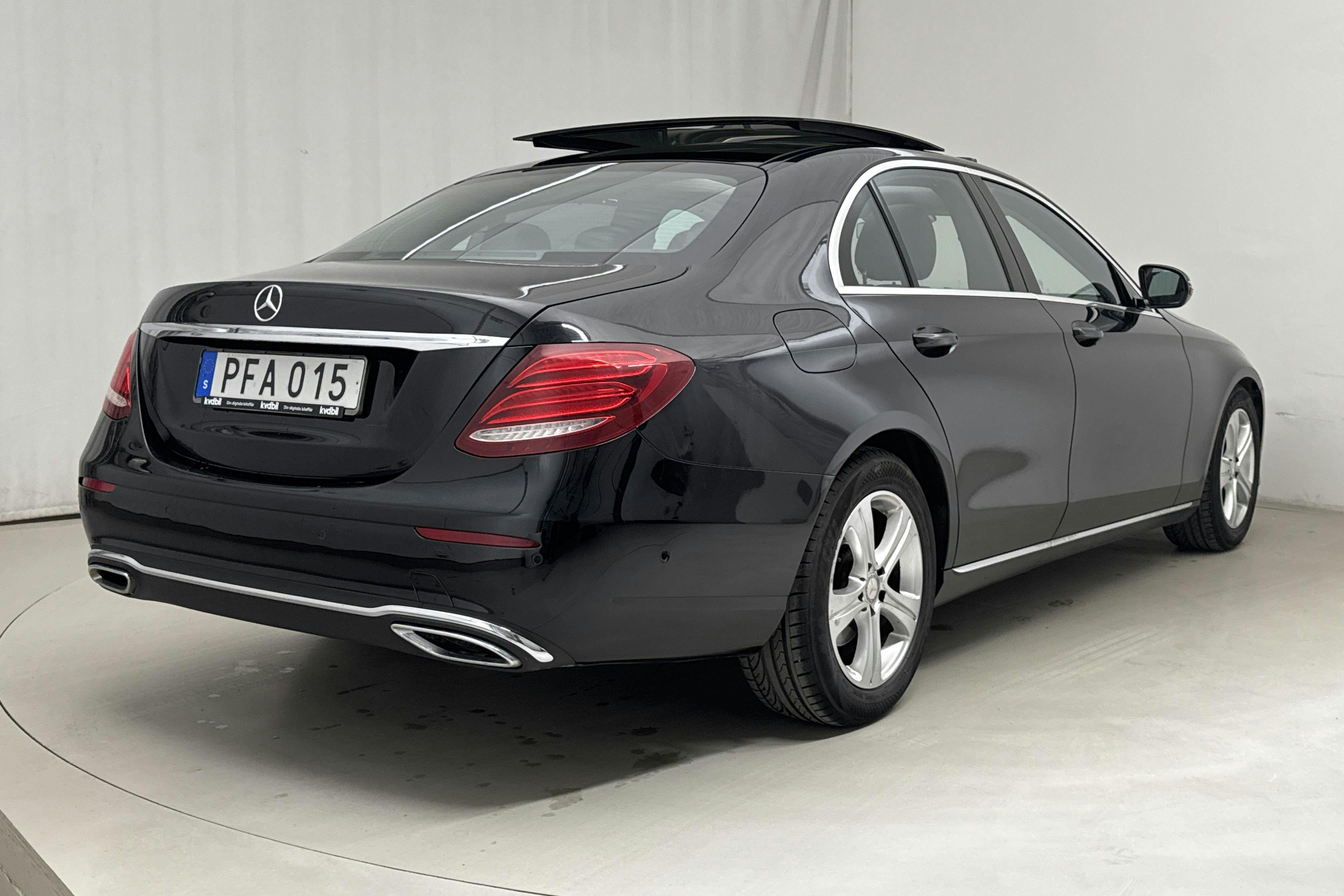 Mercedes E 220 d Sedan W213 (194hk) - 138 650 km - Automatic - black - 2017