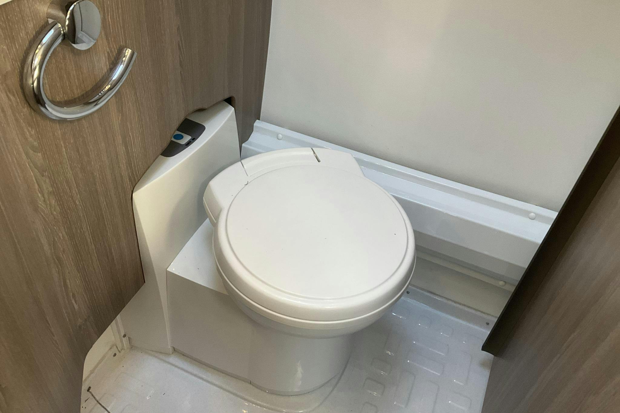 KABE ROYAL 740 GXL KS Husvagn med förtält & AC - 0 km - 2016