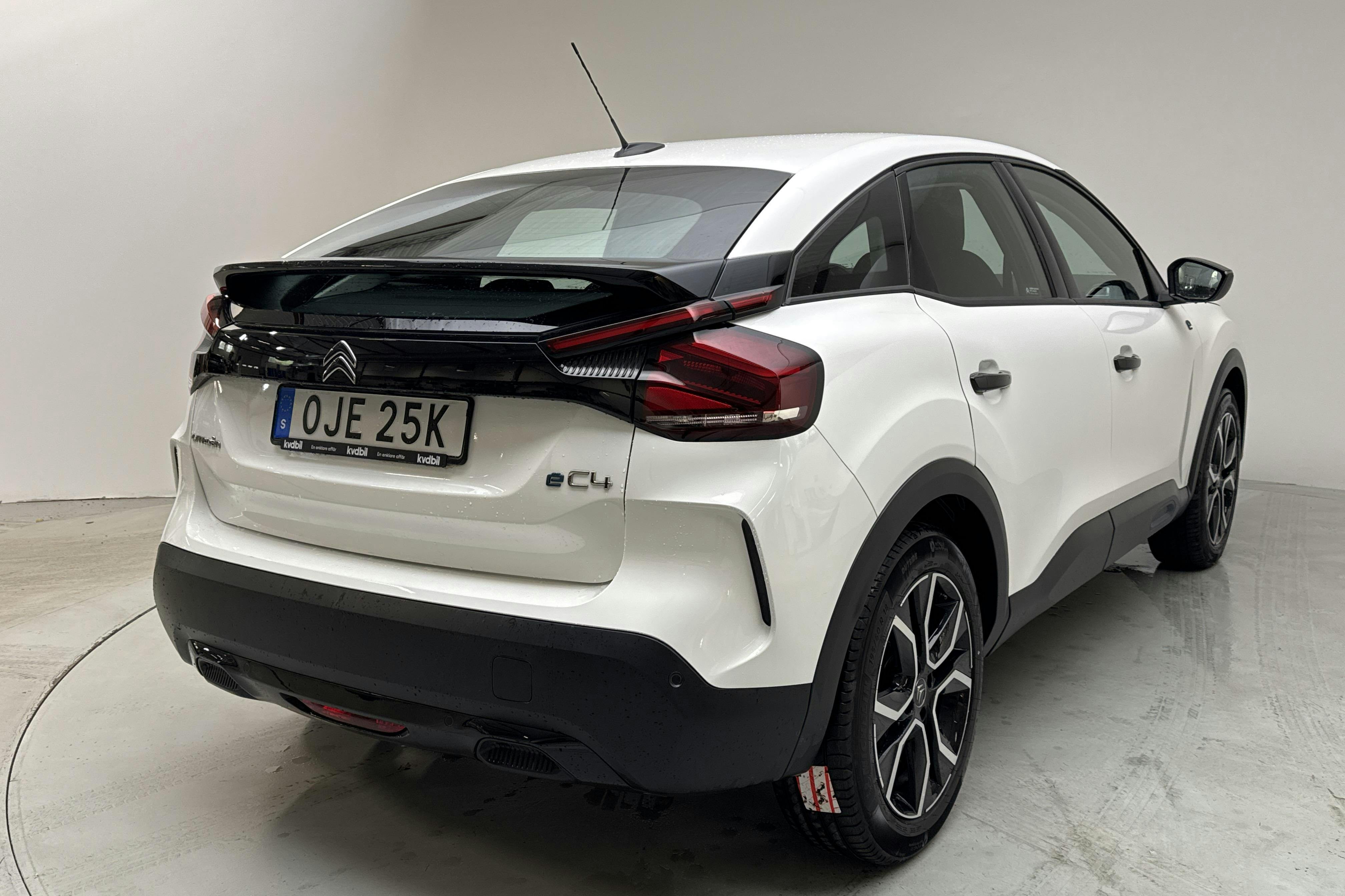 Citroën e-C4 50 kWh (136hk) - 5 171 mil - Automat - vit - 2022