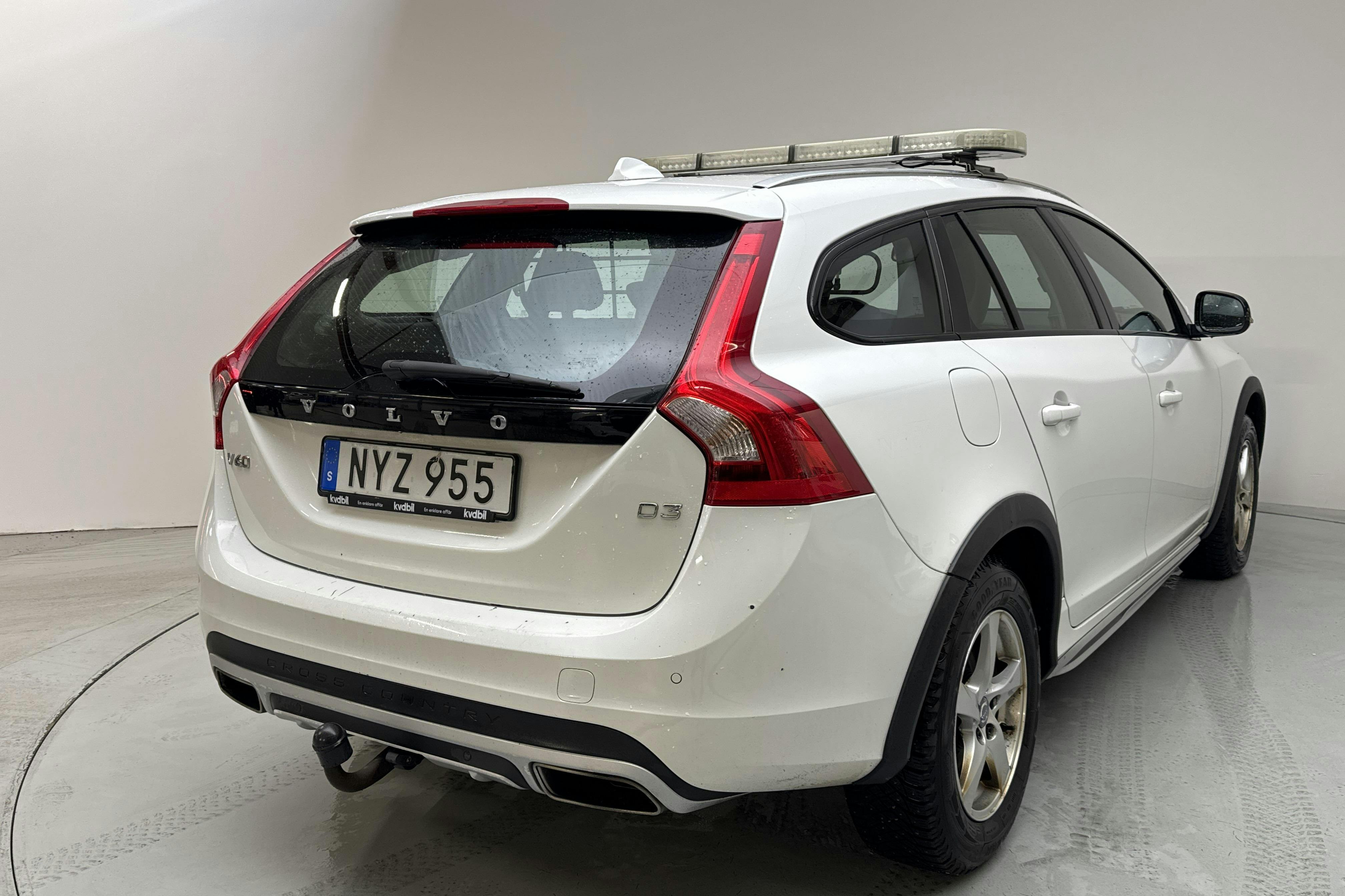 Volvo V60 D3 Cross Country (150hk) - 31 035 mil - Automat - vit - 2016