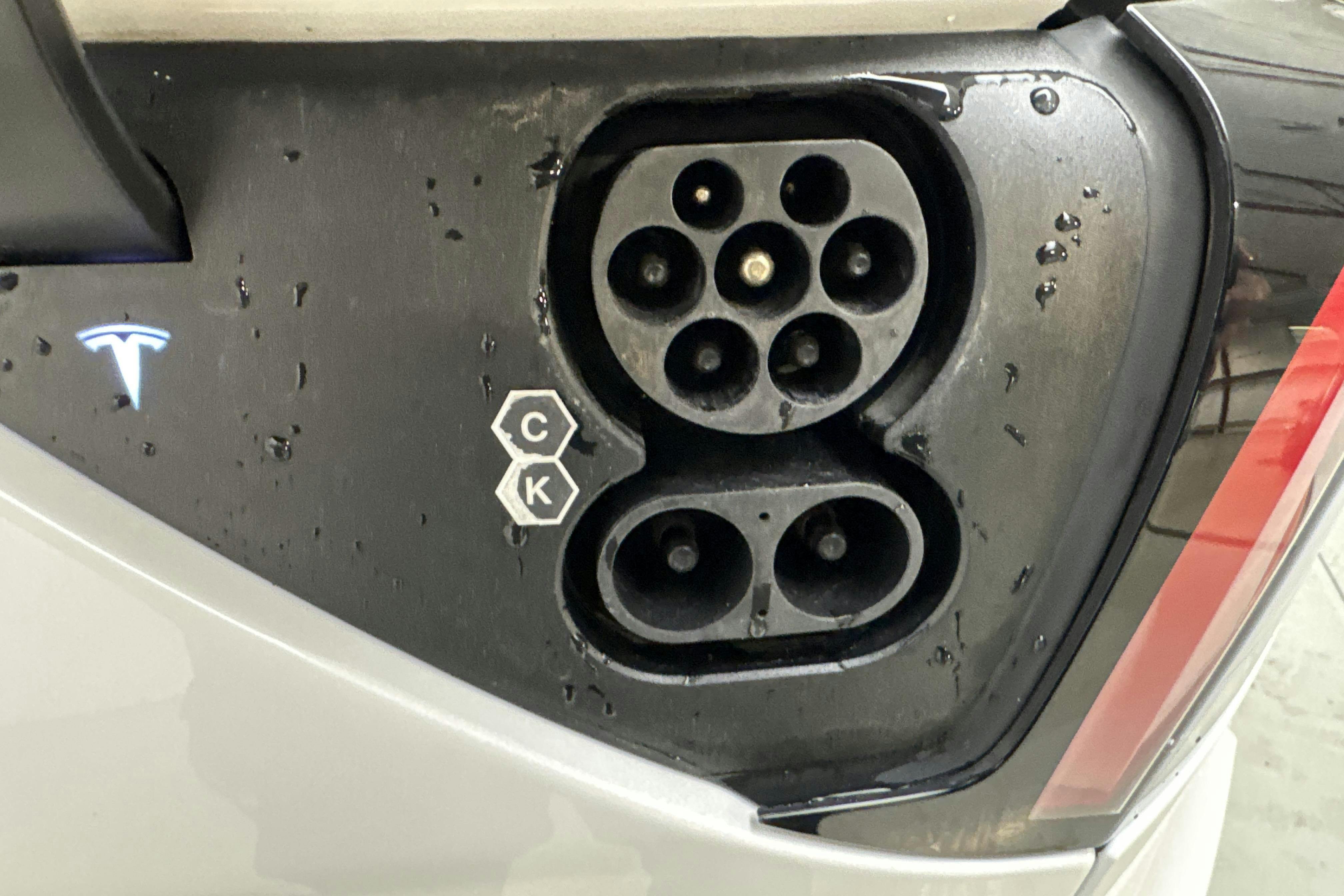 Tesla Model Y Long Range Dual Motor AWD - 114 890 km - Automatic - white - 2022