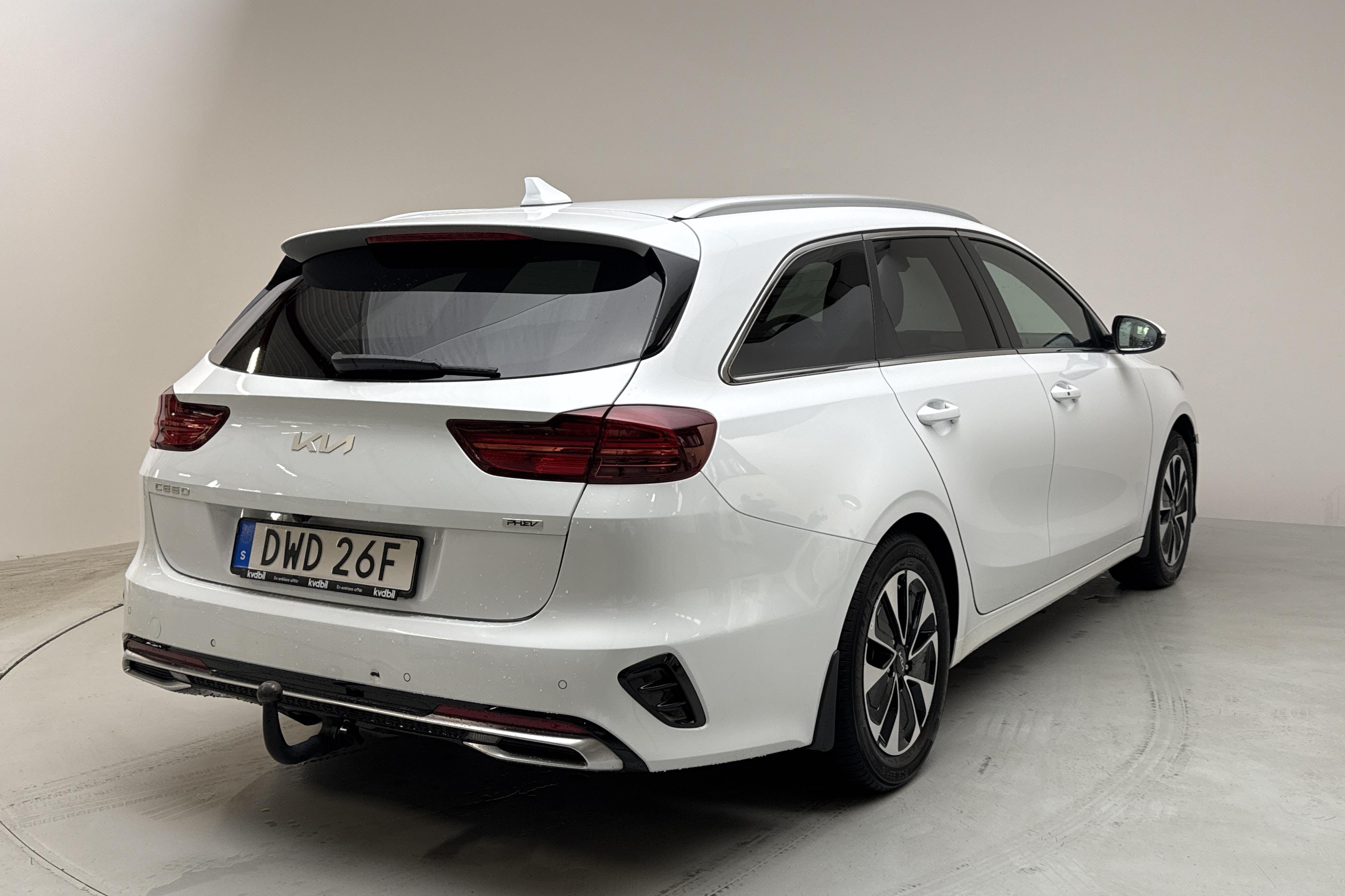 KIA Ceed 1.6 Plug-in Hybrid SW (141hk) - 26 580 km - Automaattinen - valkoinen - 2022