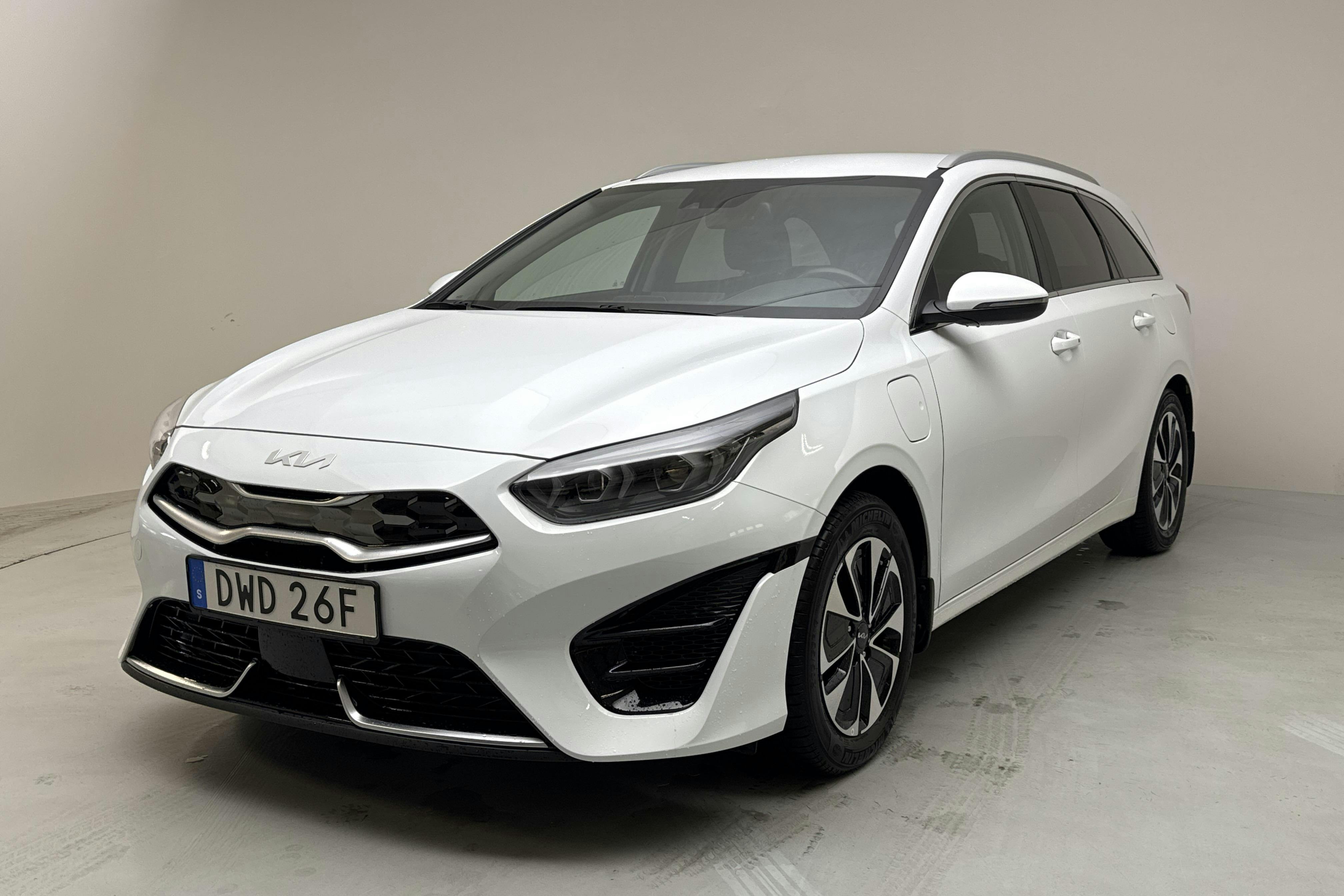 KIA Ceed 1.6 Plug-in Hybrid SW (141hk) - 26 580 km - Automaattinen - valkoinen - 2022