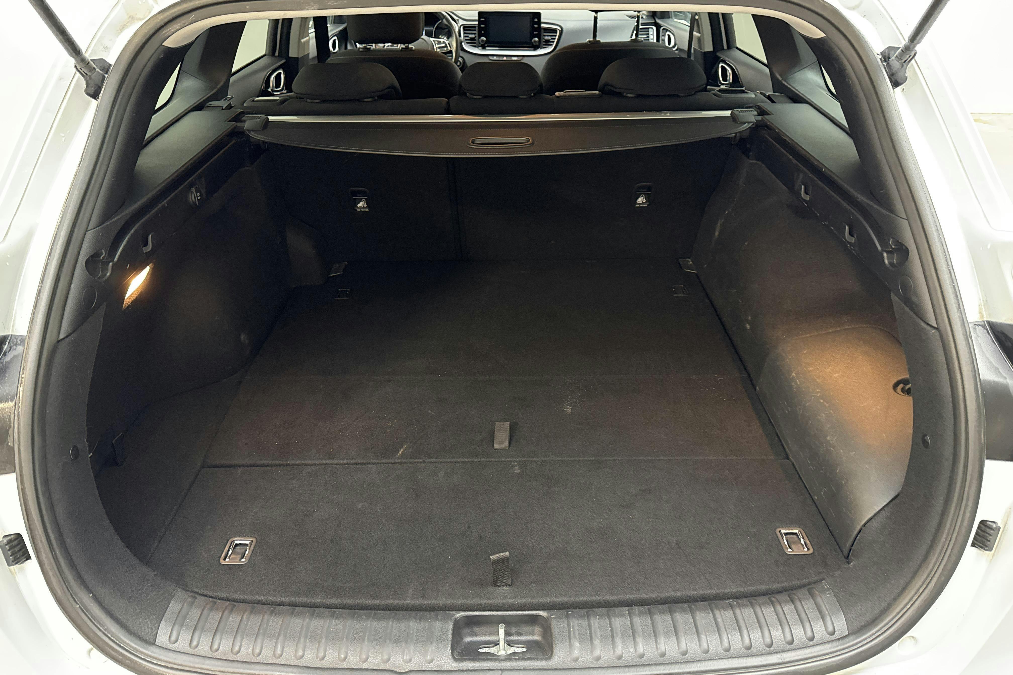 KIA Ceed 1.6 Plug-in Hybrid SW (141hk) - 17 130 km - Automaattinen - valkoinen - 2022