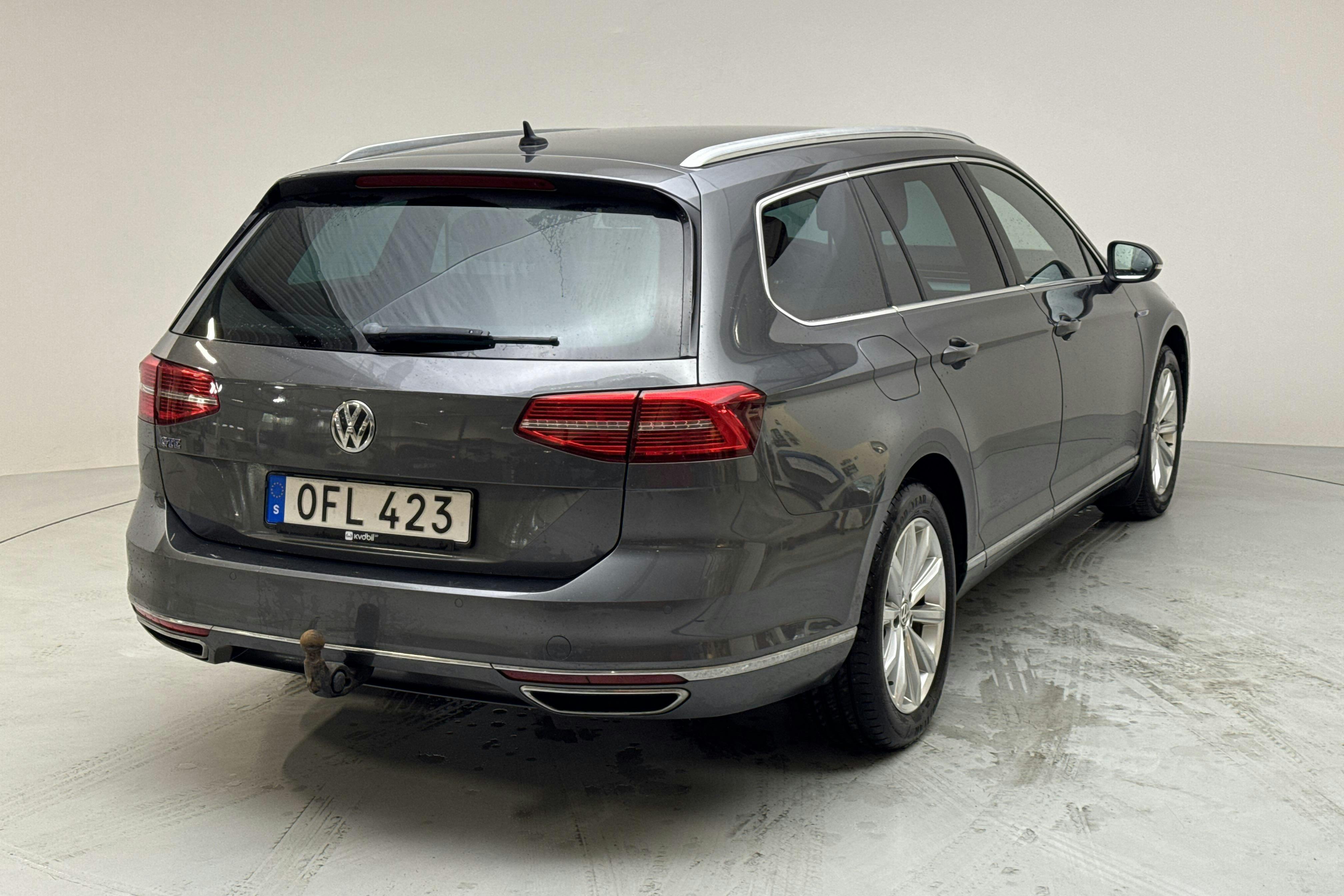 VW Passat 1.4 Plug-in-Hybrid Sportscombi (218hk) - 114 800 km - Automatic - Dark Grey - 2017
