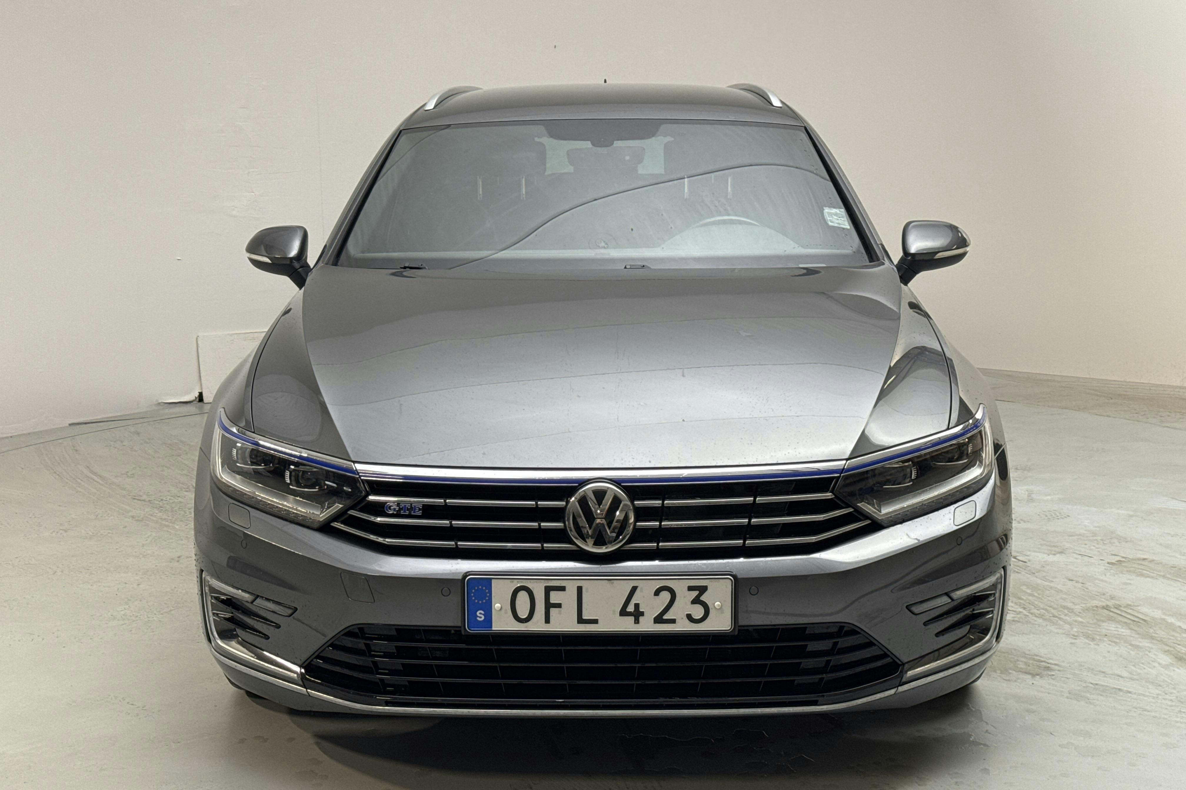 VW Passat 1.4 Plug-in-Hybrid Sportscombi (218hk) - 114 800 km - Automatic - Dark Grey - 2017