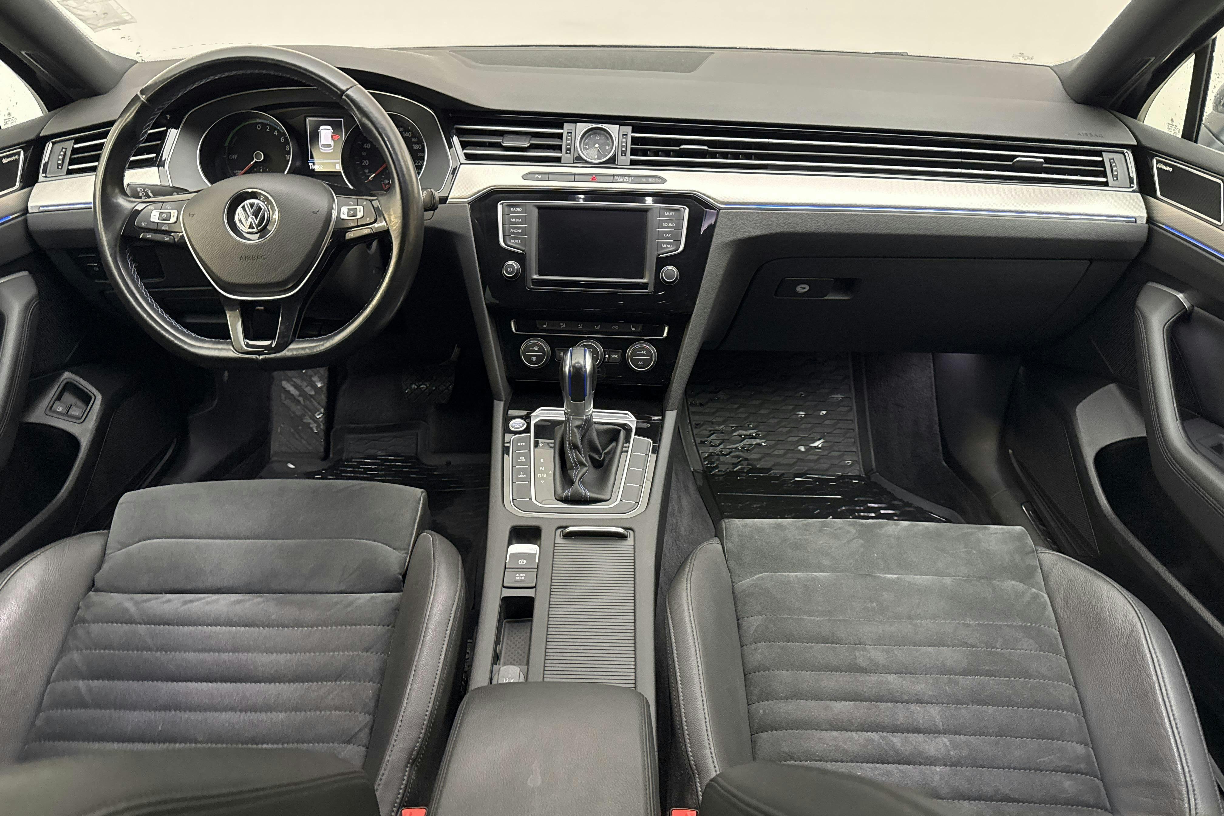 VW Passat 1.4 Plug-in-Hybrid Sportscombi (218hk) - 114 800 km - Automatic - Dark Grey - 2017