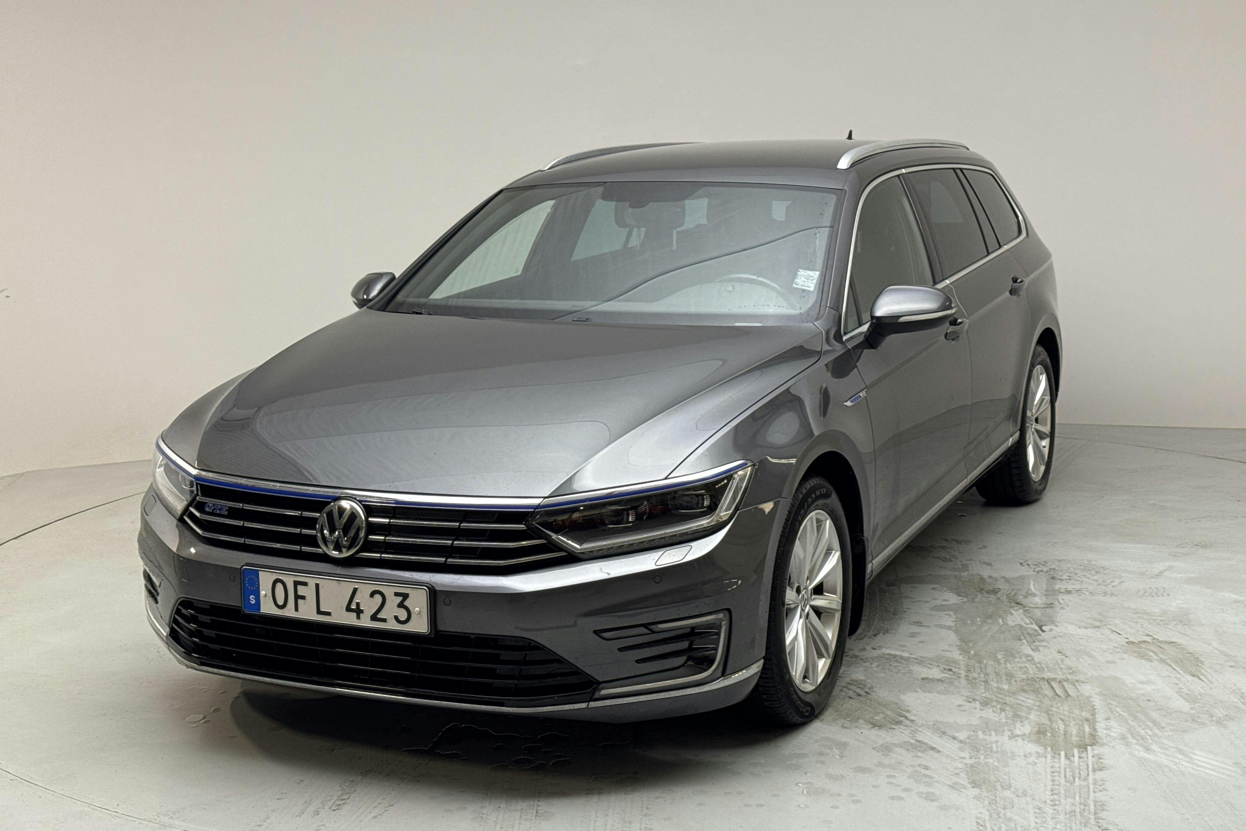 VW Passat 1.4 Plug-in-Hybrid Sportscombi (218hk) - 114 800 km - Automatic - Dark Grey - 2017