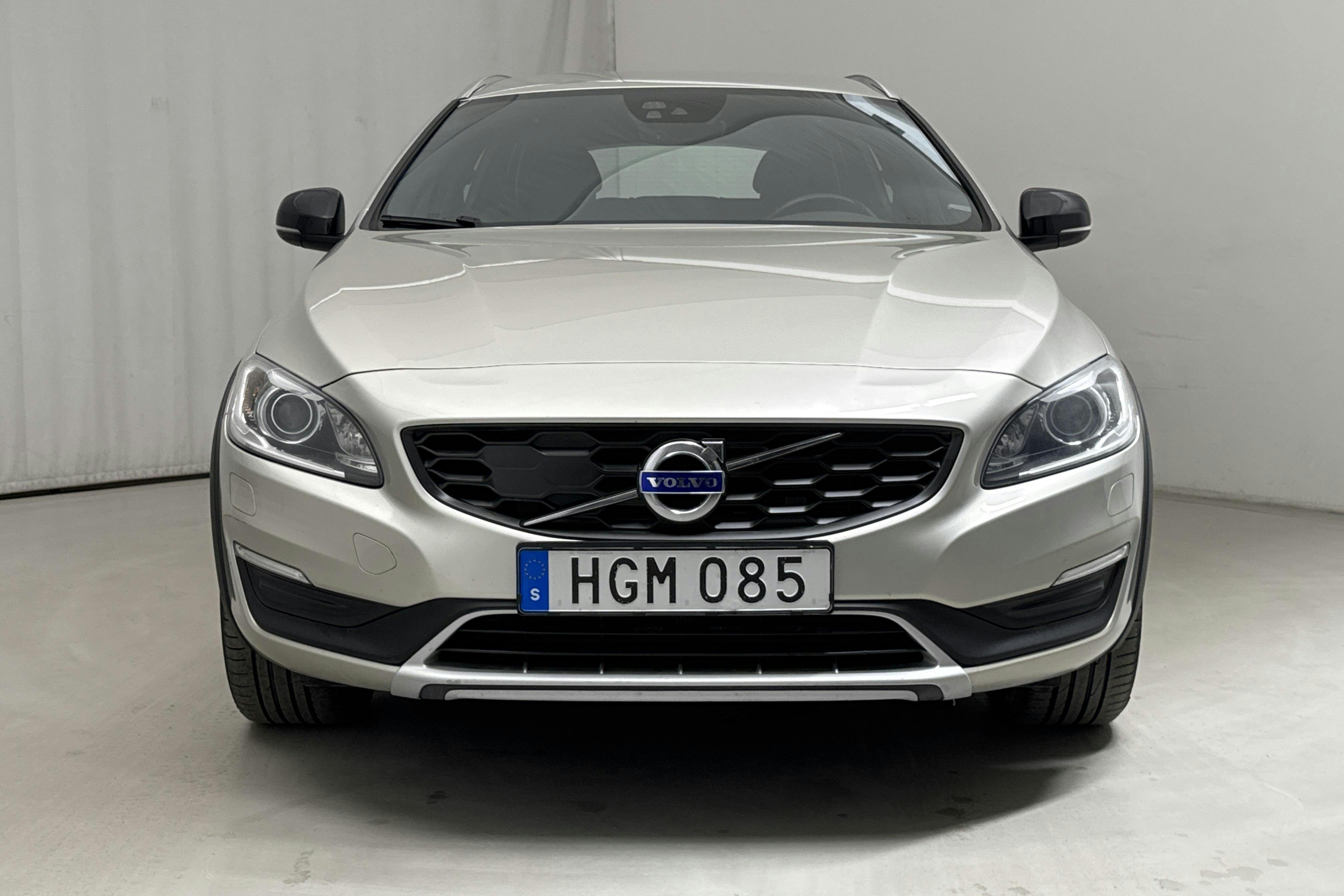 Volvo V60 D4 Cross Country AWD (190hk) - 168 270 km - Automaatne - Light Brown - 2017