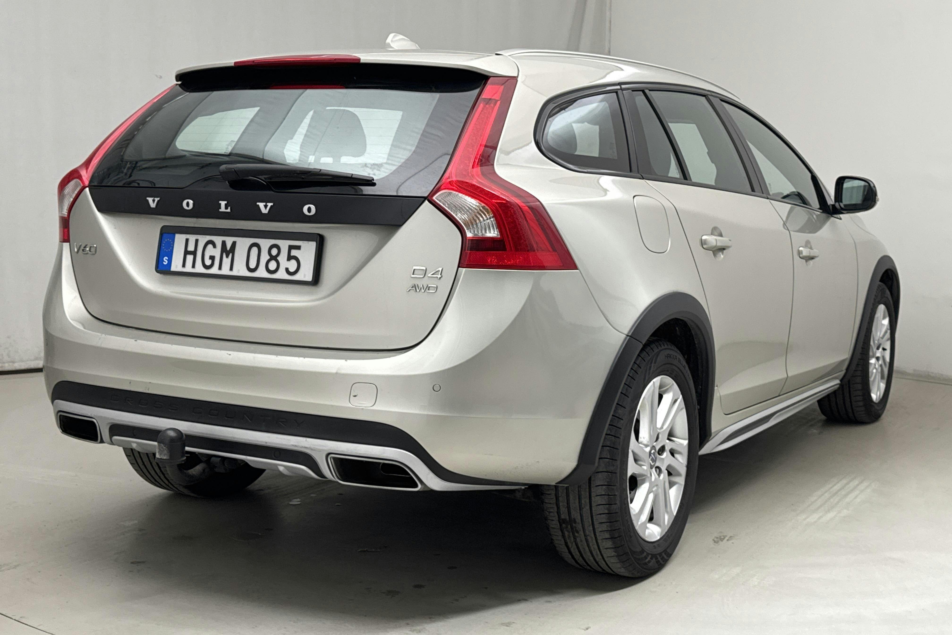 Volvo V60 D4 Cross Country AWD (190hk) - 168 270 km - Automaatne - Light Brown - 2017