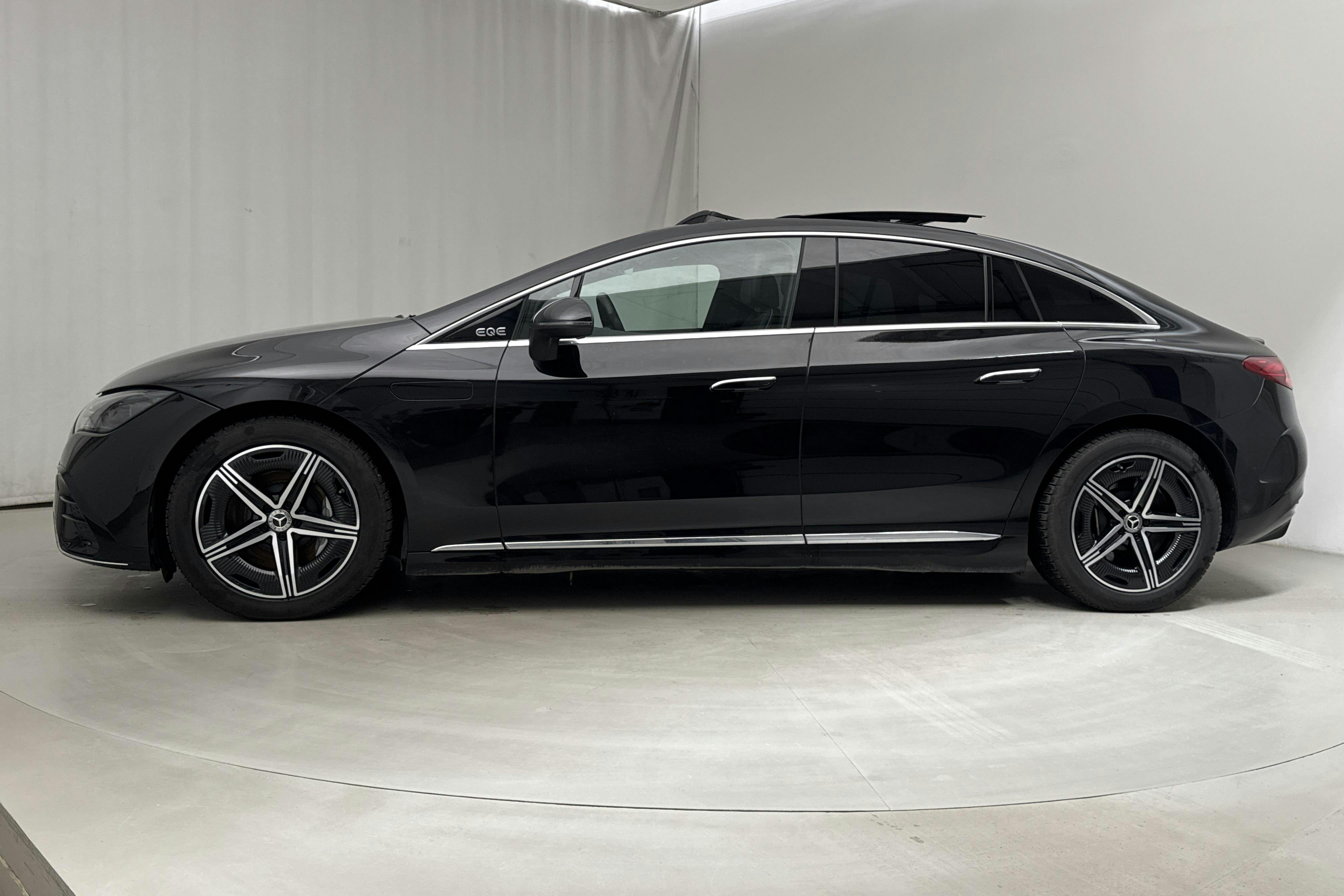 Mercedes EQE 350 4Matic V295 (292hk) - 74 470 km - Automaatne - must - 2024